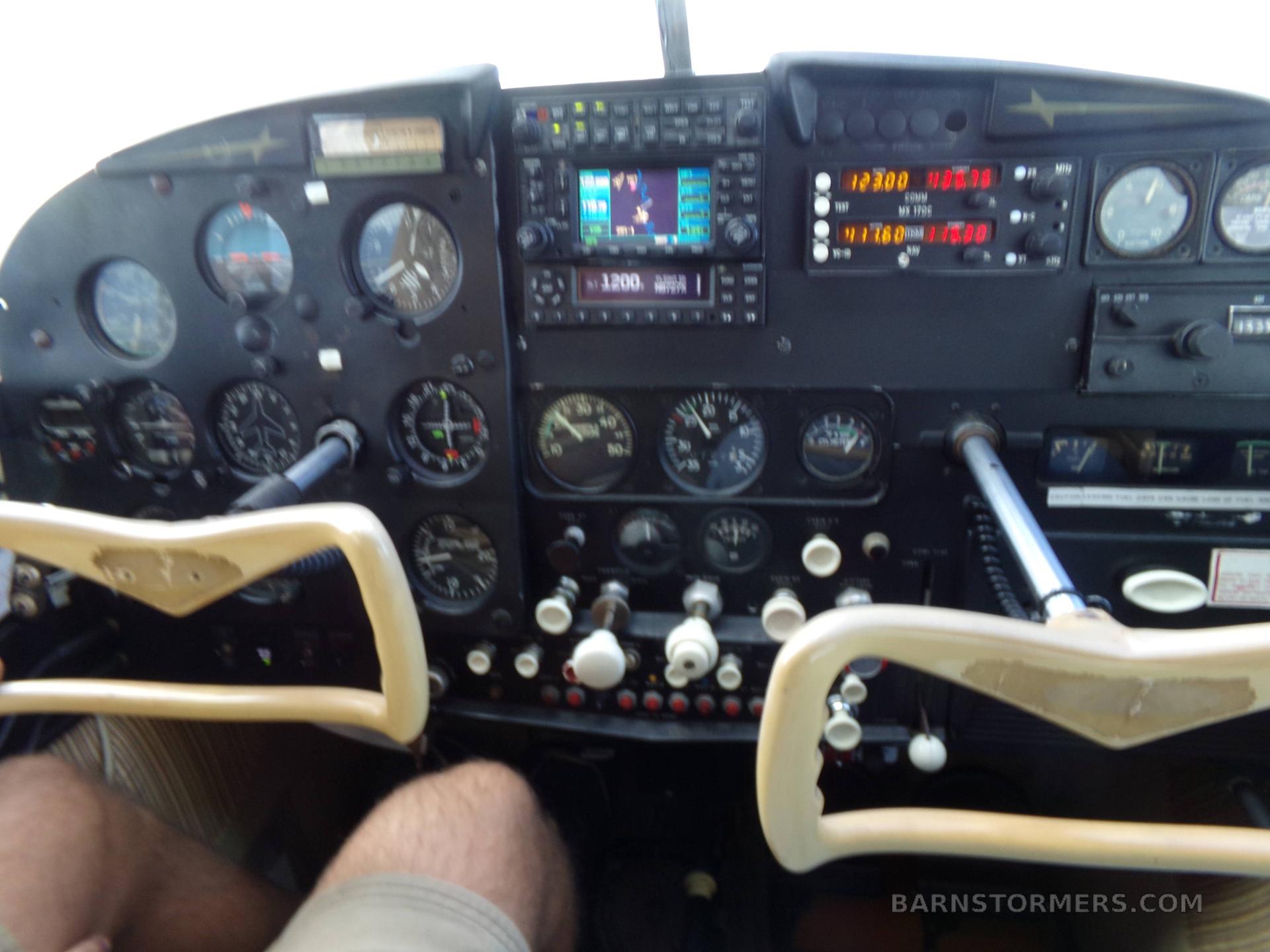 CESSNA 182D WITH GARMIN 3