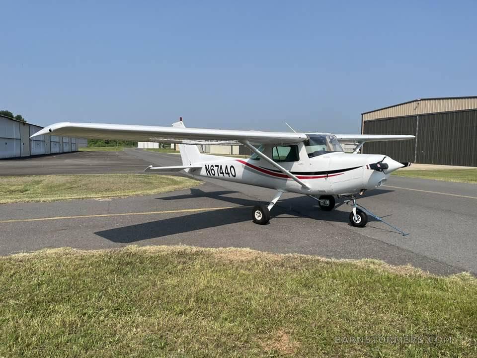 1978 Cessna 152 thumbnail 2