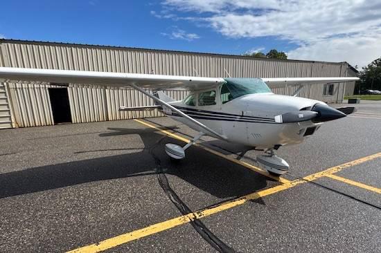 CESSNA 182P WITH CAMERA HOLE 4