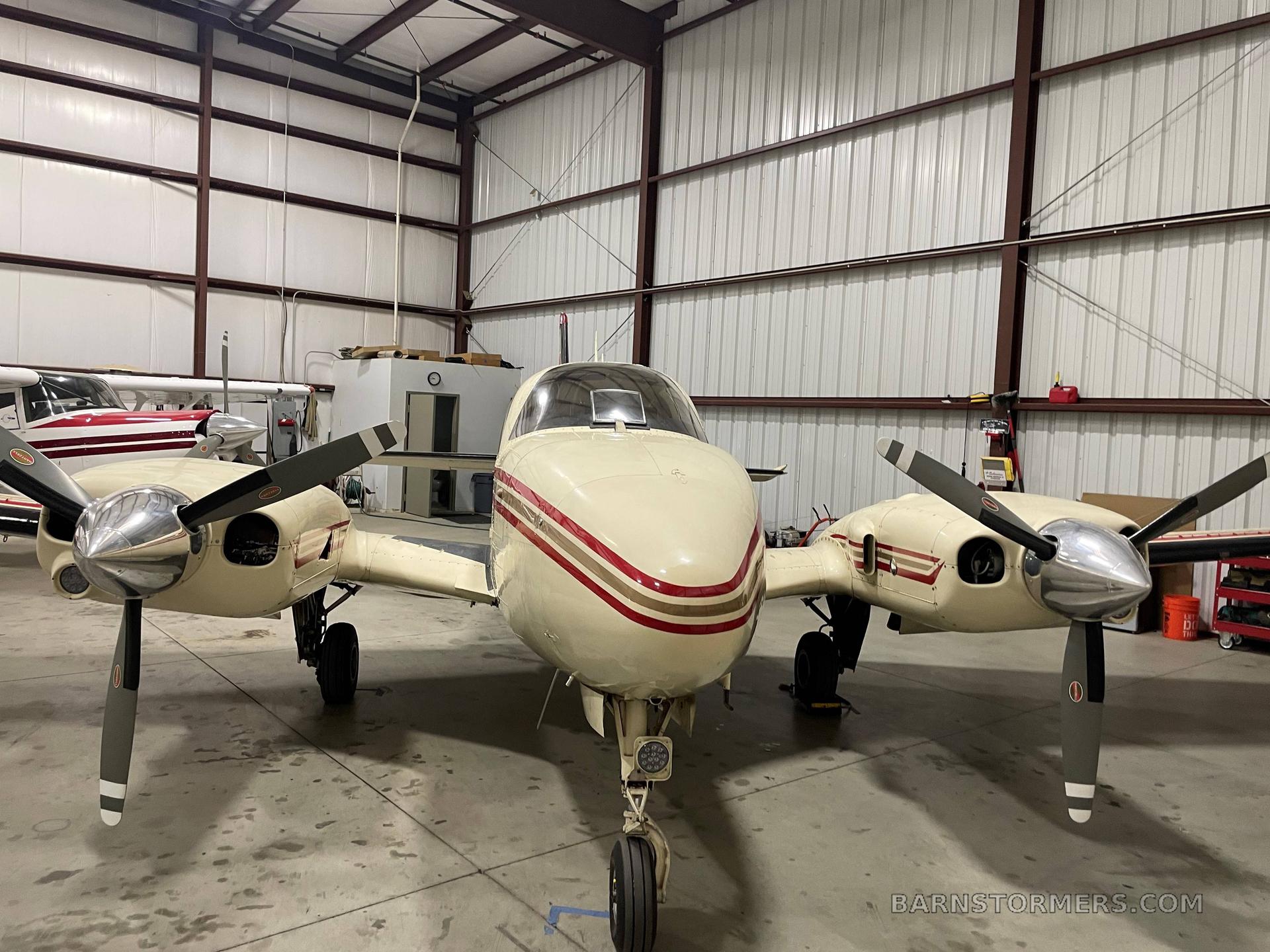 1980 Beechcraft Baron thumbnail 5
