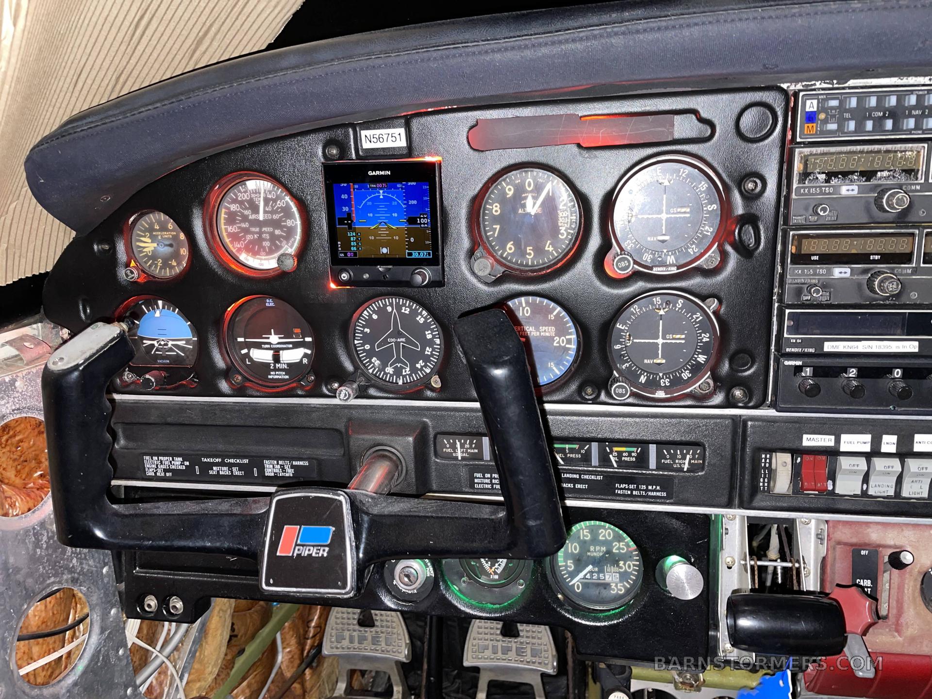1974 Piper Warrior thumbnail 5