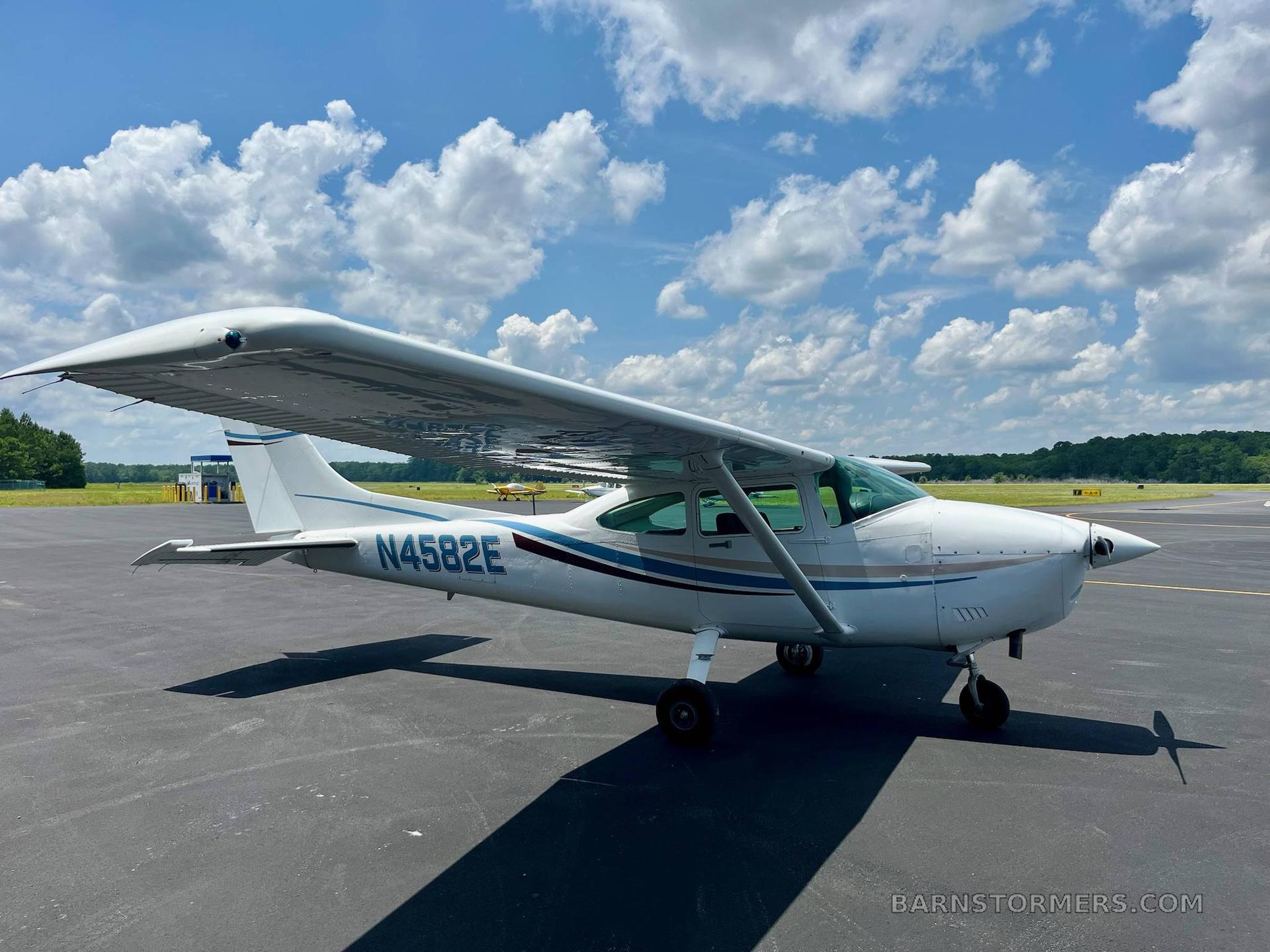 1982 Cessna 182 thumbnail 3