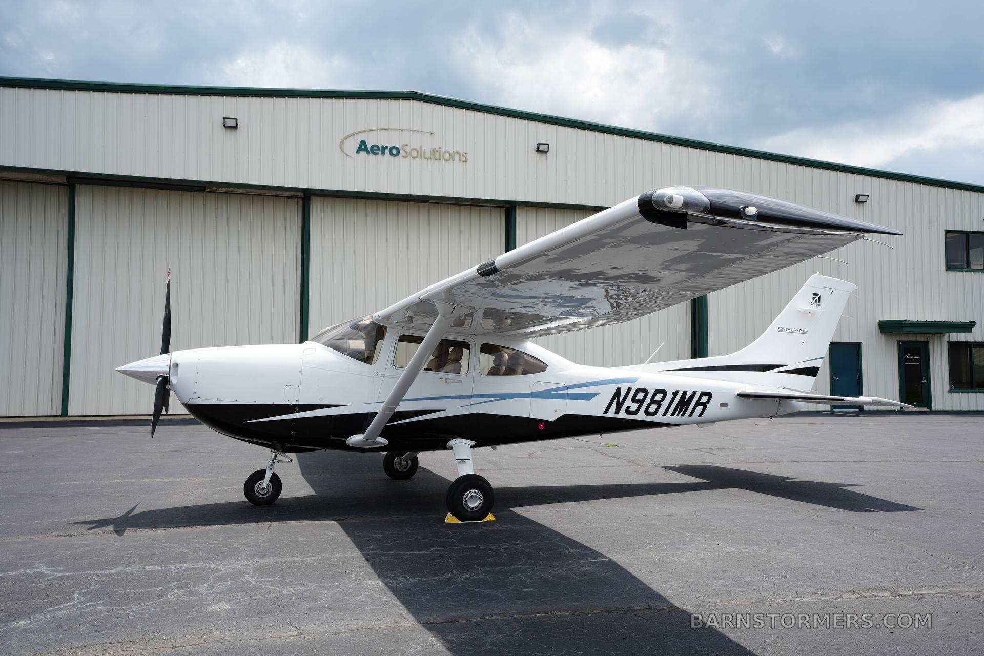 2010 Cessna 182 thumbnail 2