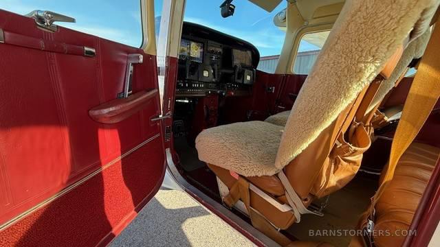 1977 CESSNA 182Q SKYLANE 3