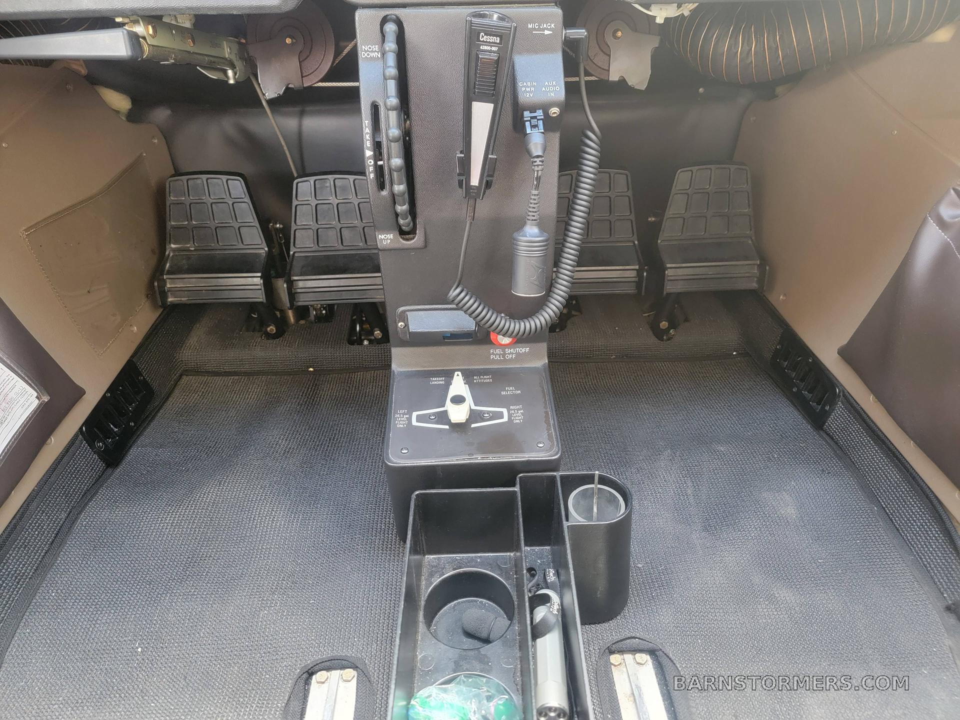 2002 CESSNA 172S 4