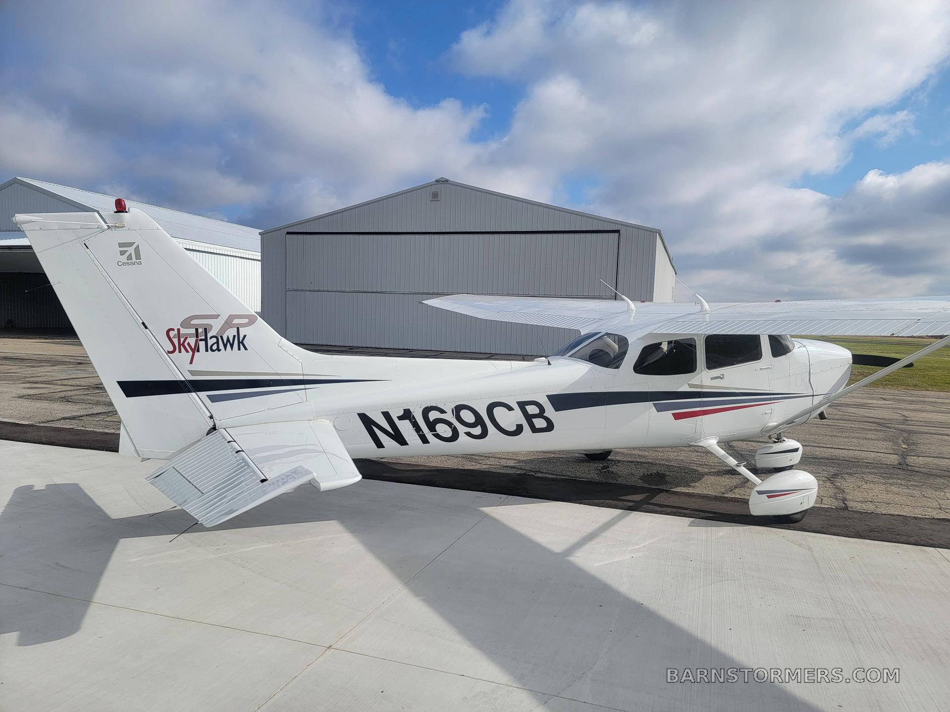 2002 Cessna 172 thumbnail 3