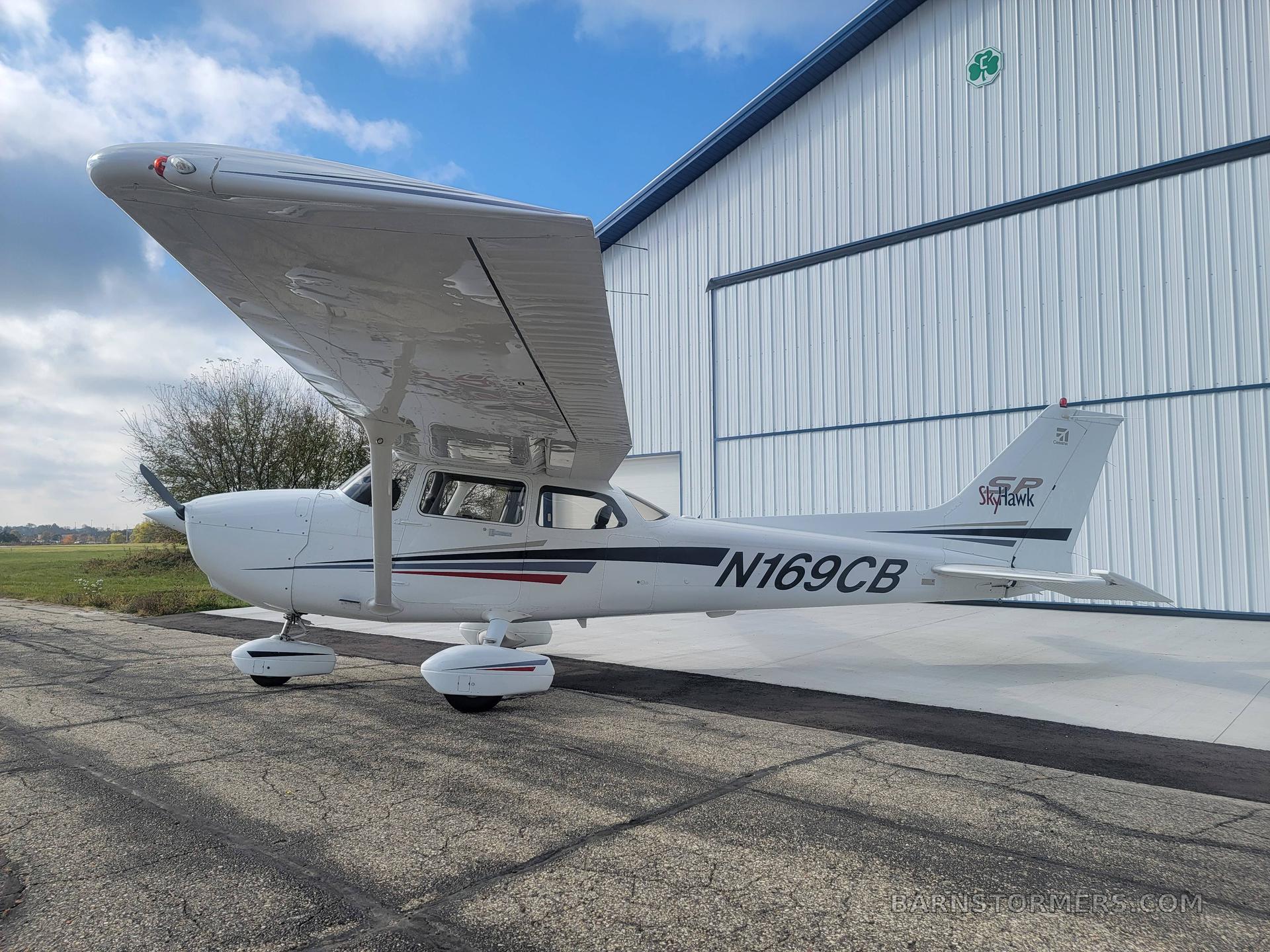 2002 Cessna 172 thumbnail 4
