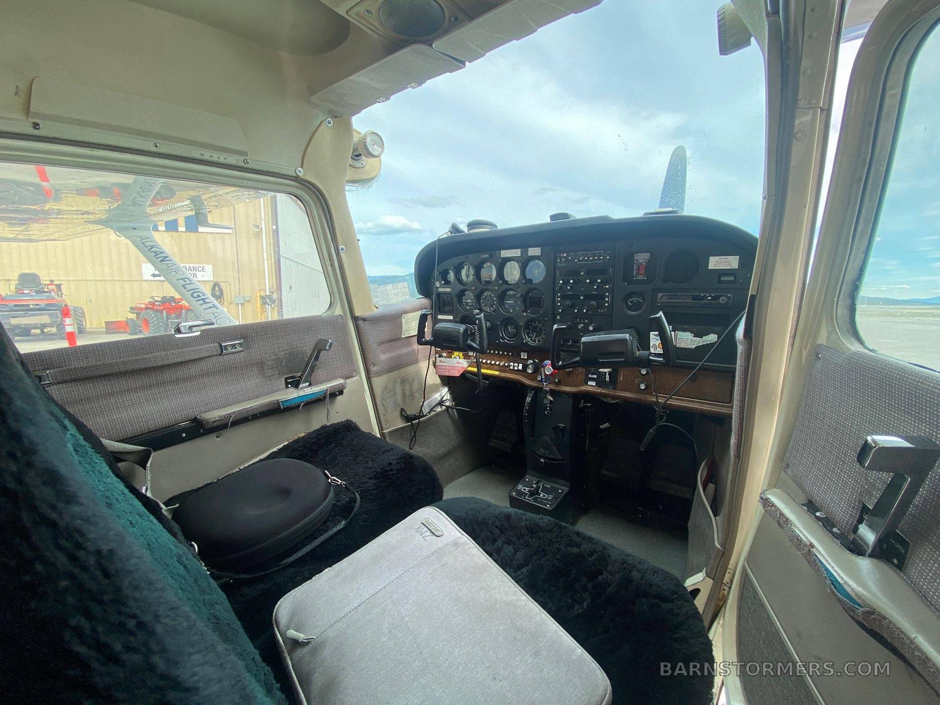 1976 CESSNA 172Q 4