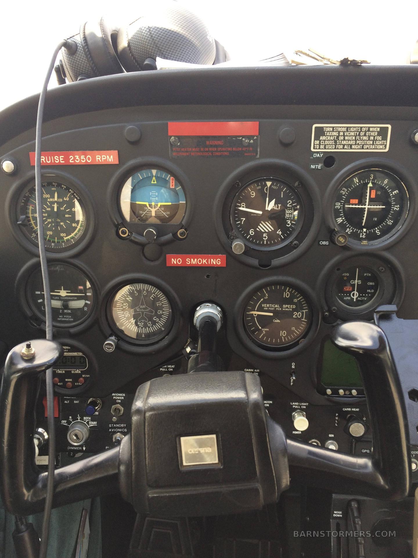 CESSNA 172G 3
