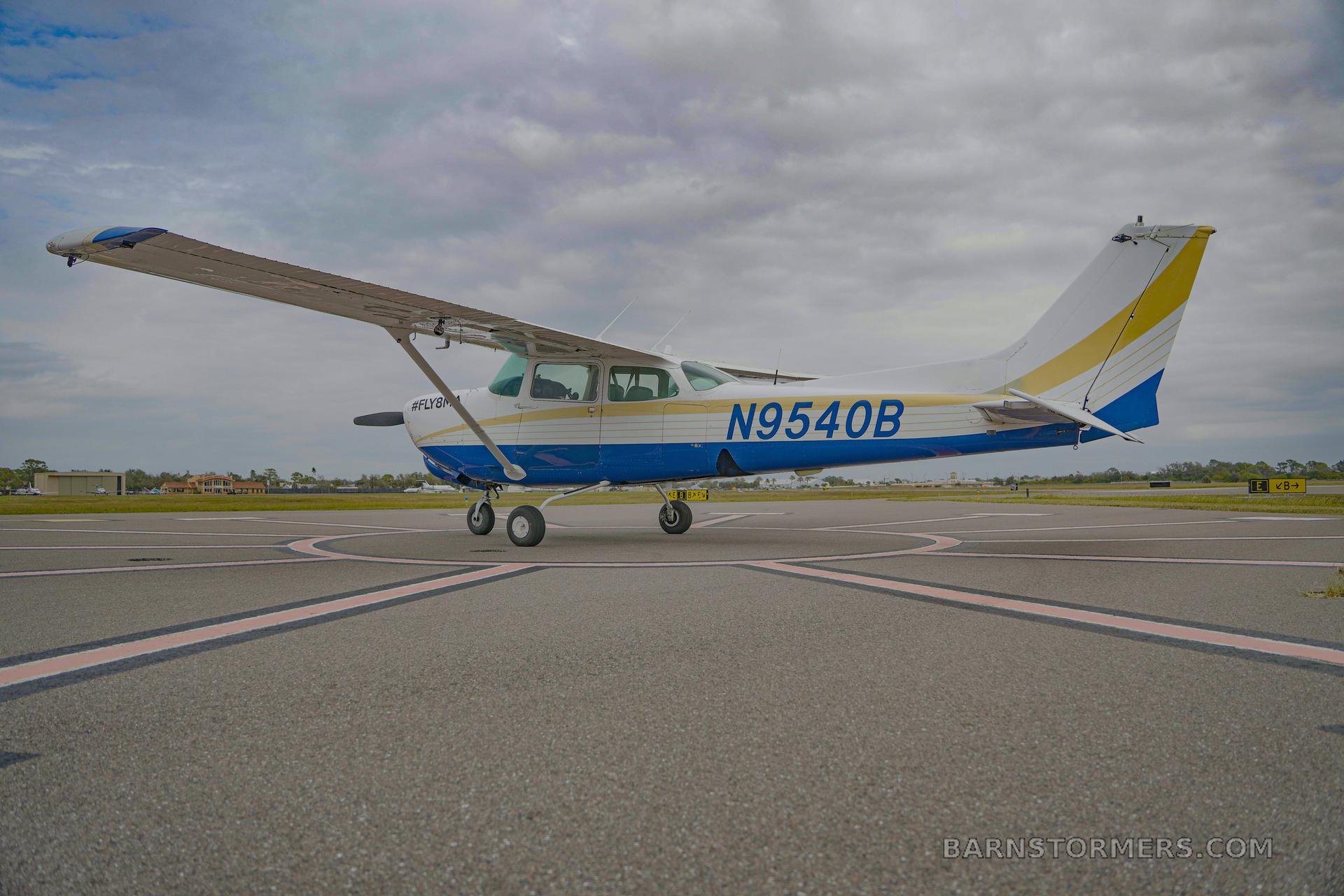 1982 Cessna 172 thumbnail 3