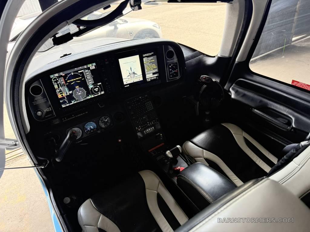 2013 Cirrus SR22 thumbnail 4