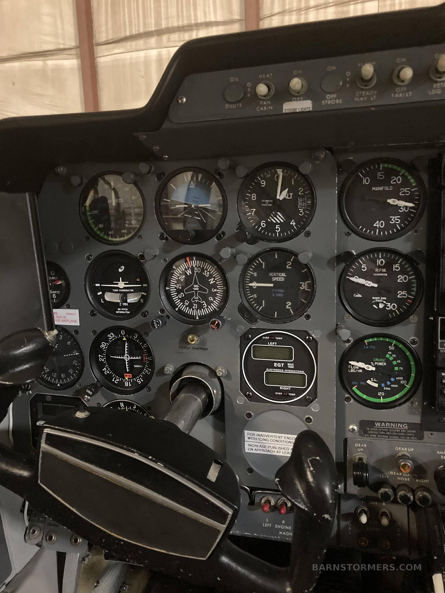 CESSNA 310Q 4