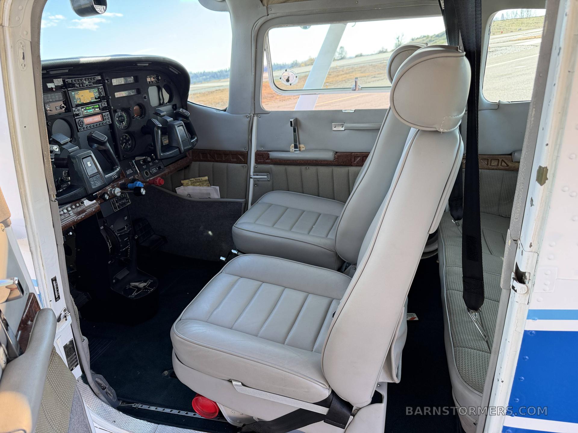1982 CESSNA 182 SKYLANE RG 3
