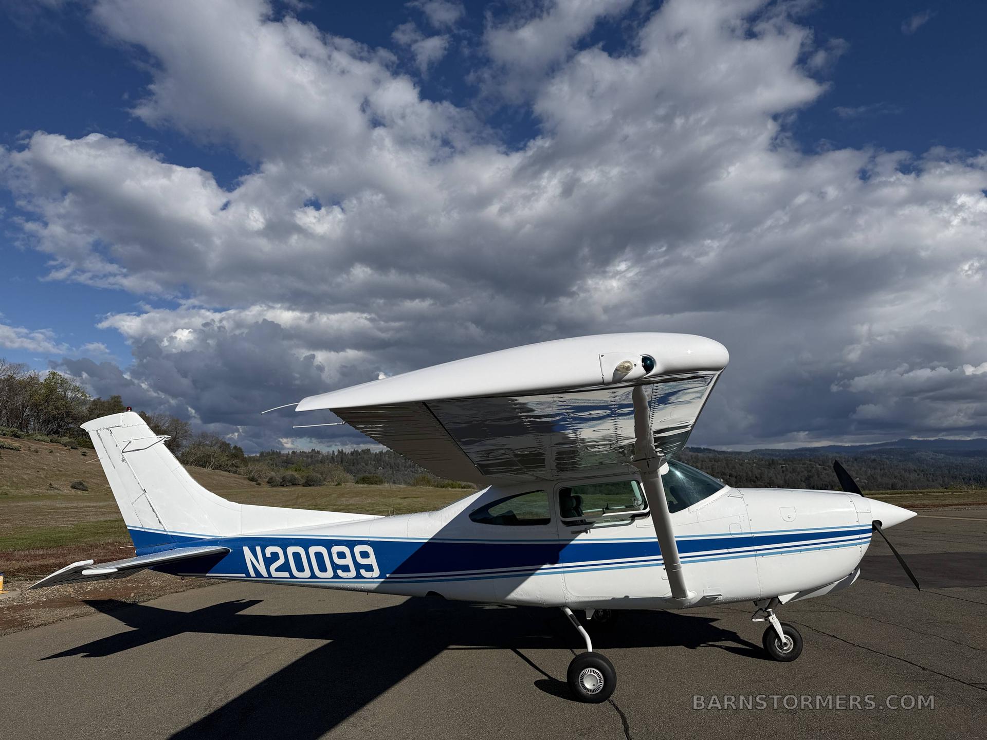 1982 CESSNA 182 SKYLANE RG 5