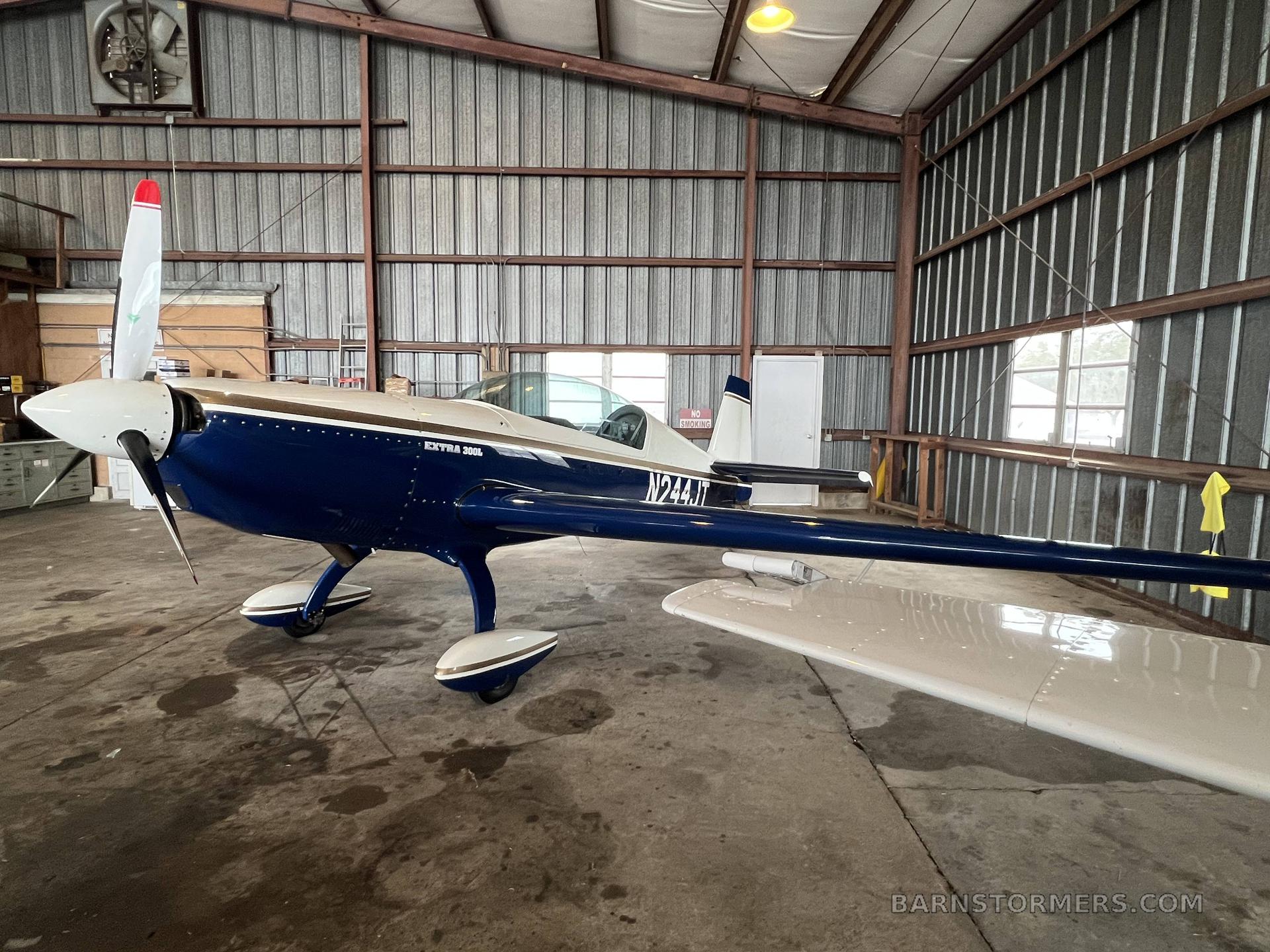 EXTRA 300L, SN 068 3