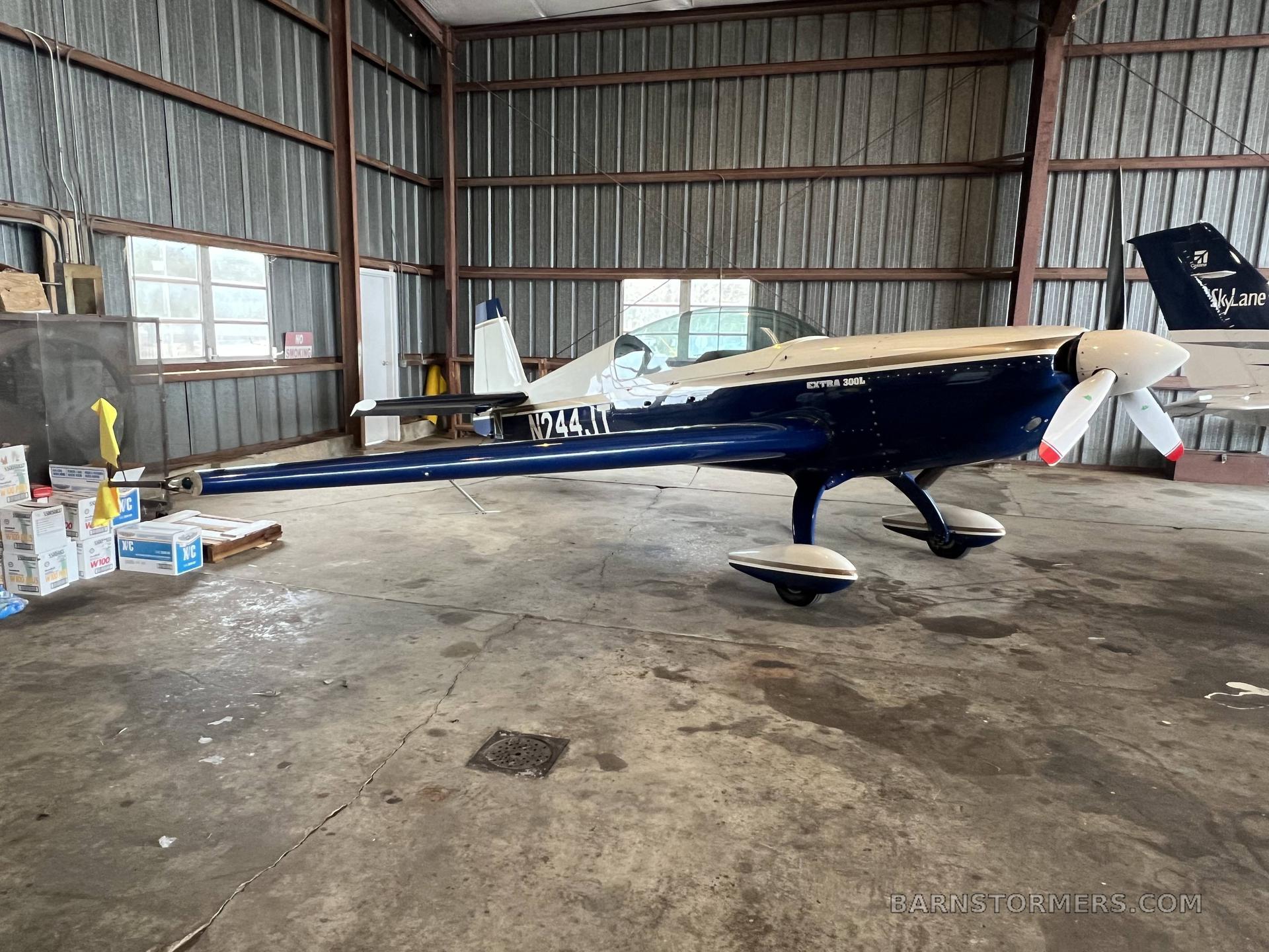 EXTRA 300L, SN 068 5