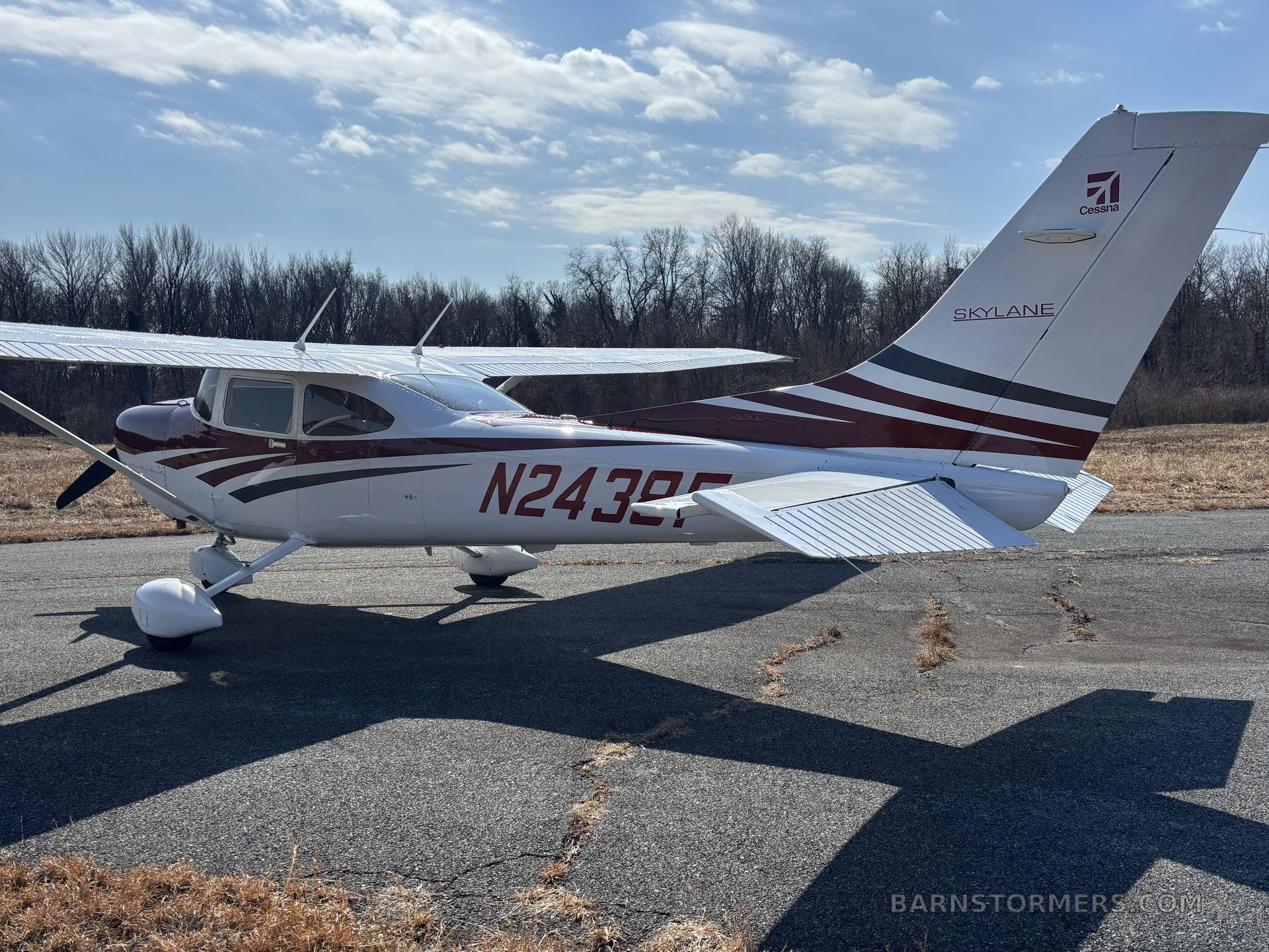 BEAUTIFUL CESSNA 182T 3