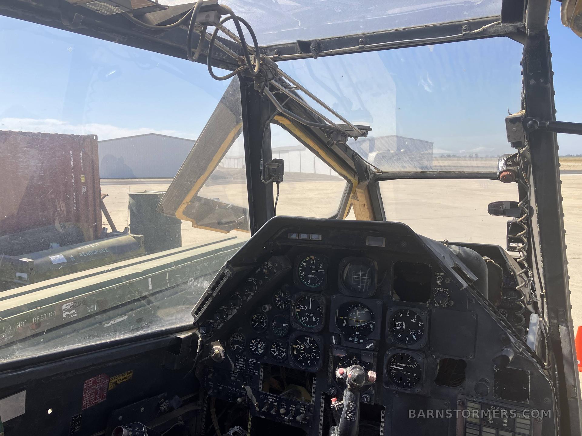 AH-1S COBRA HELICOPTER 4