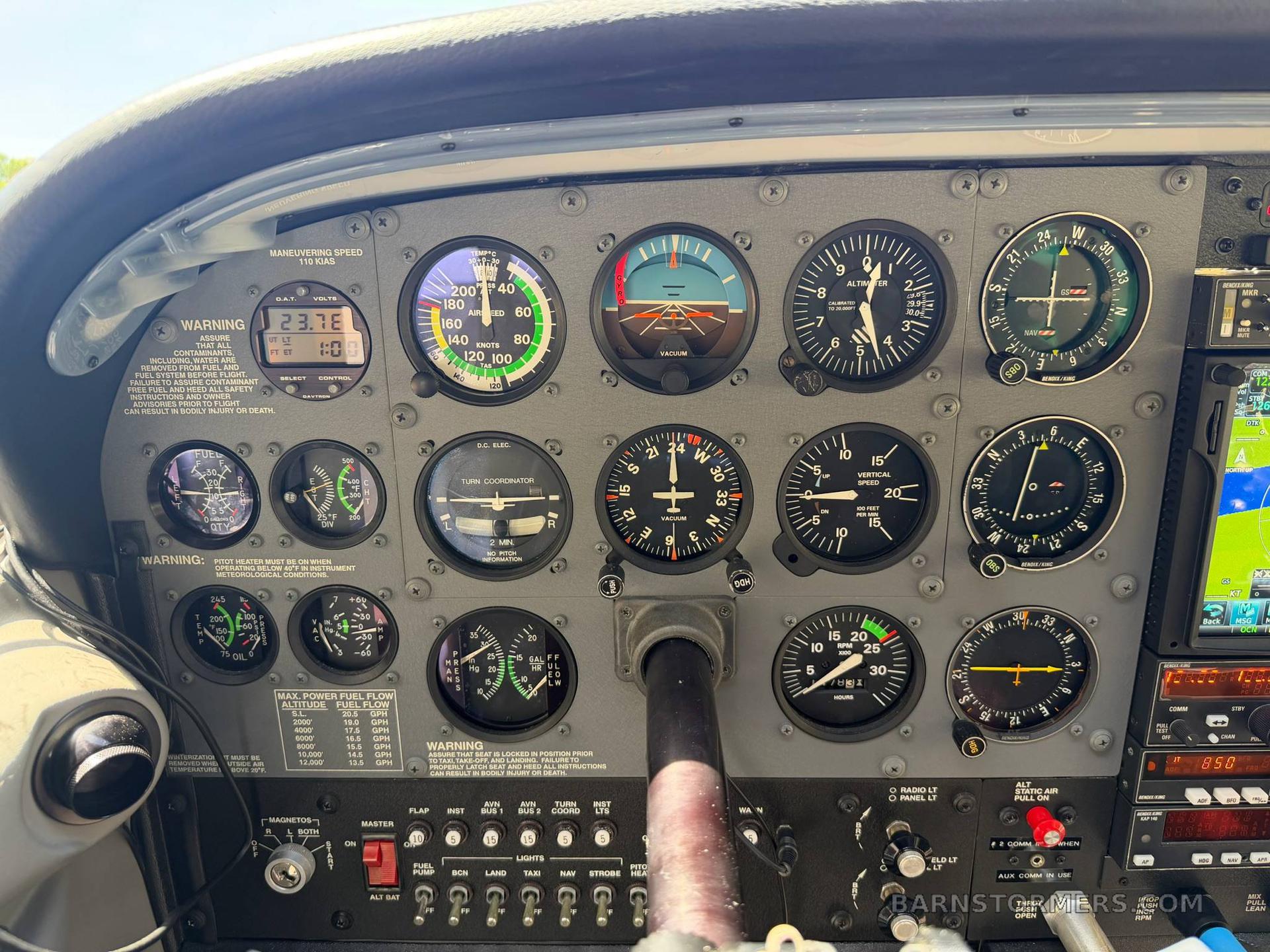 2000 CESSNA 182S MILLENNIUM 3