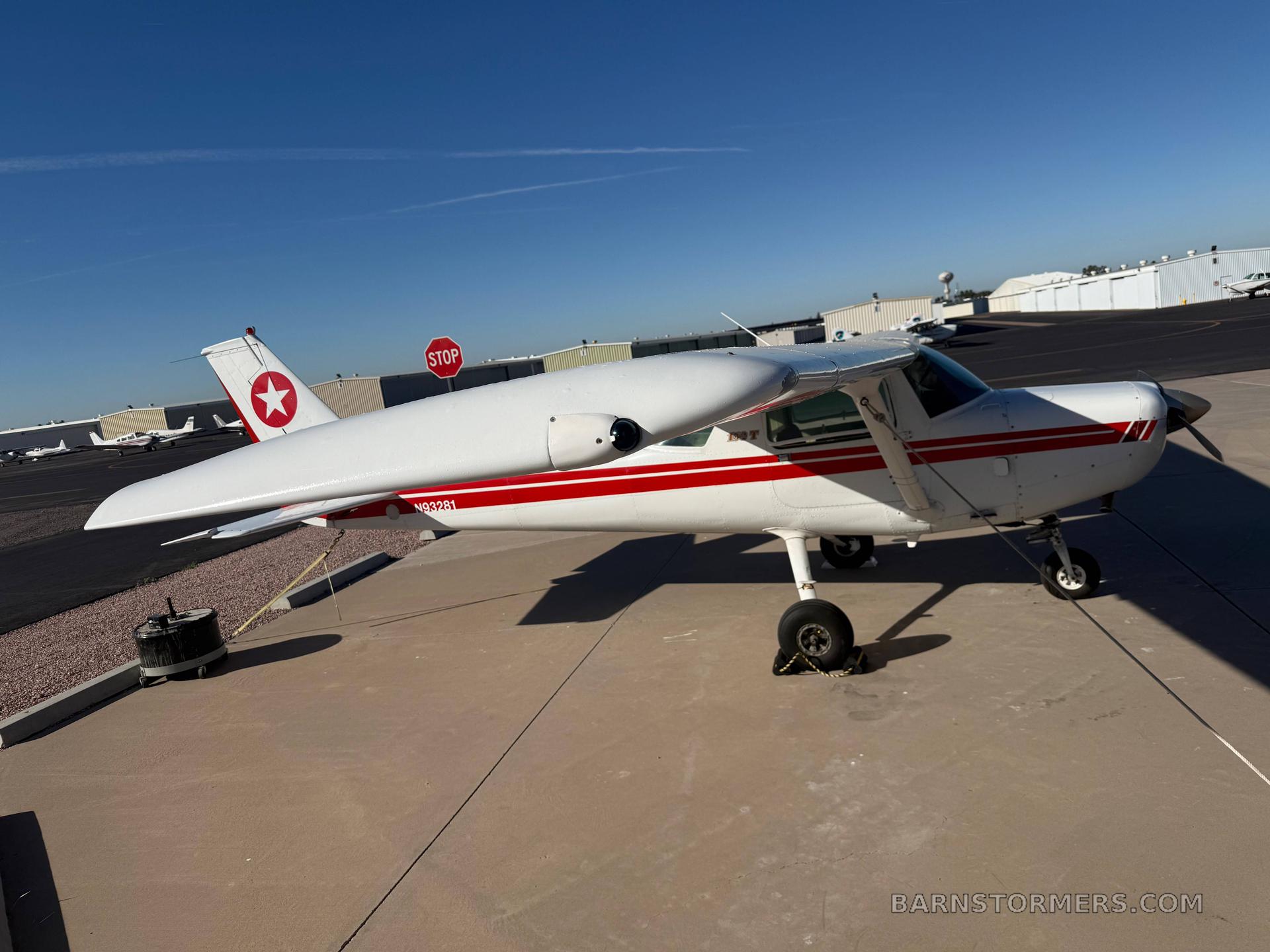 1981 Cessna 152 thumbnail 2