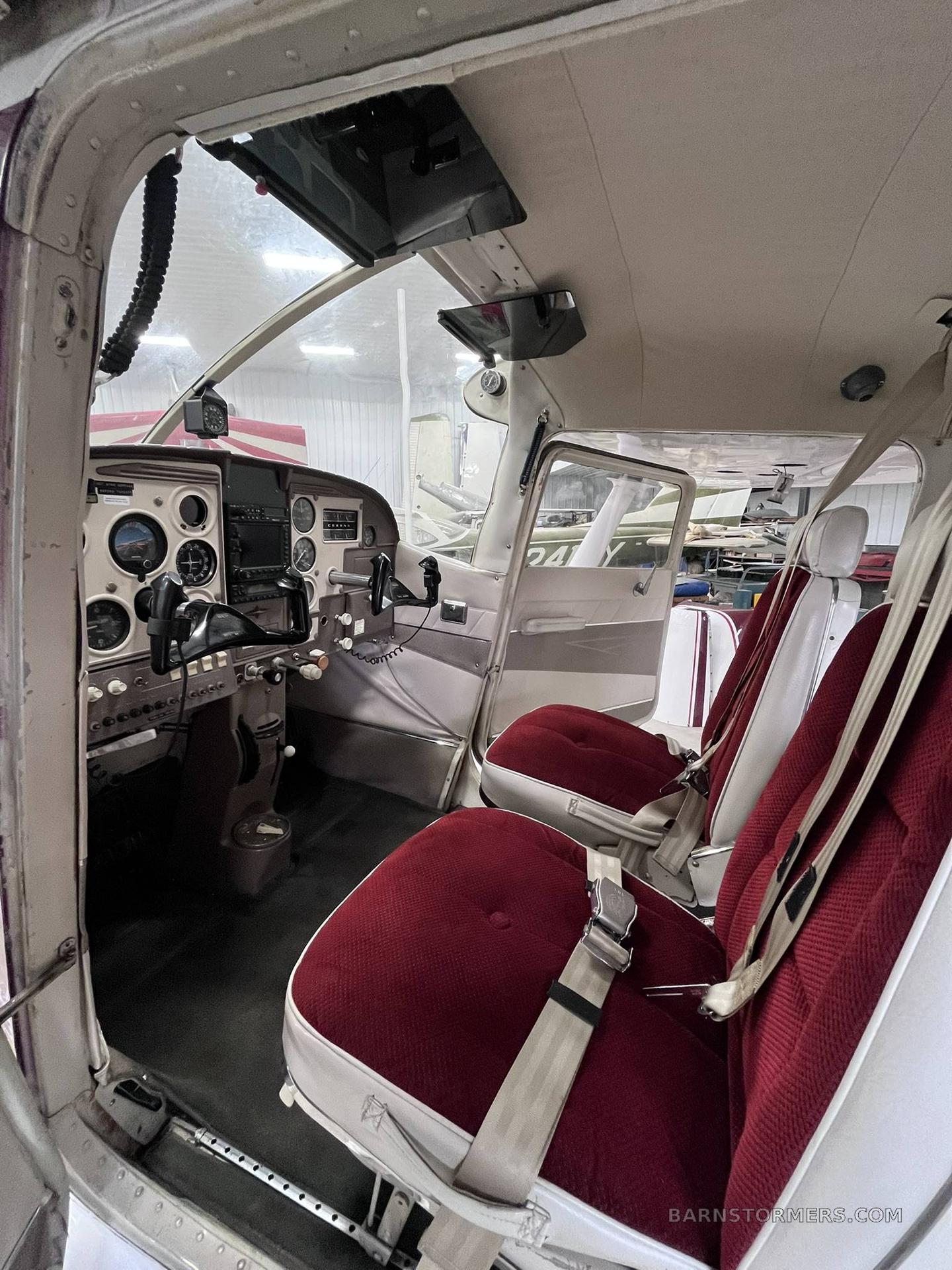 LOW TIME CESSNA 182F 3