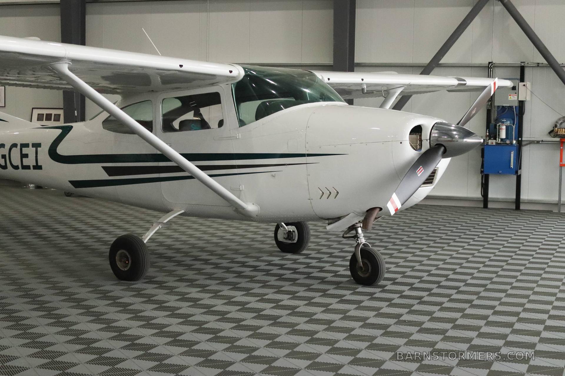 1968 Cessna 182 thumbnail 5