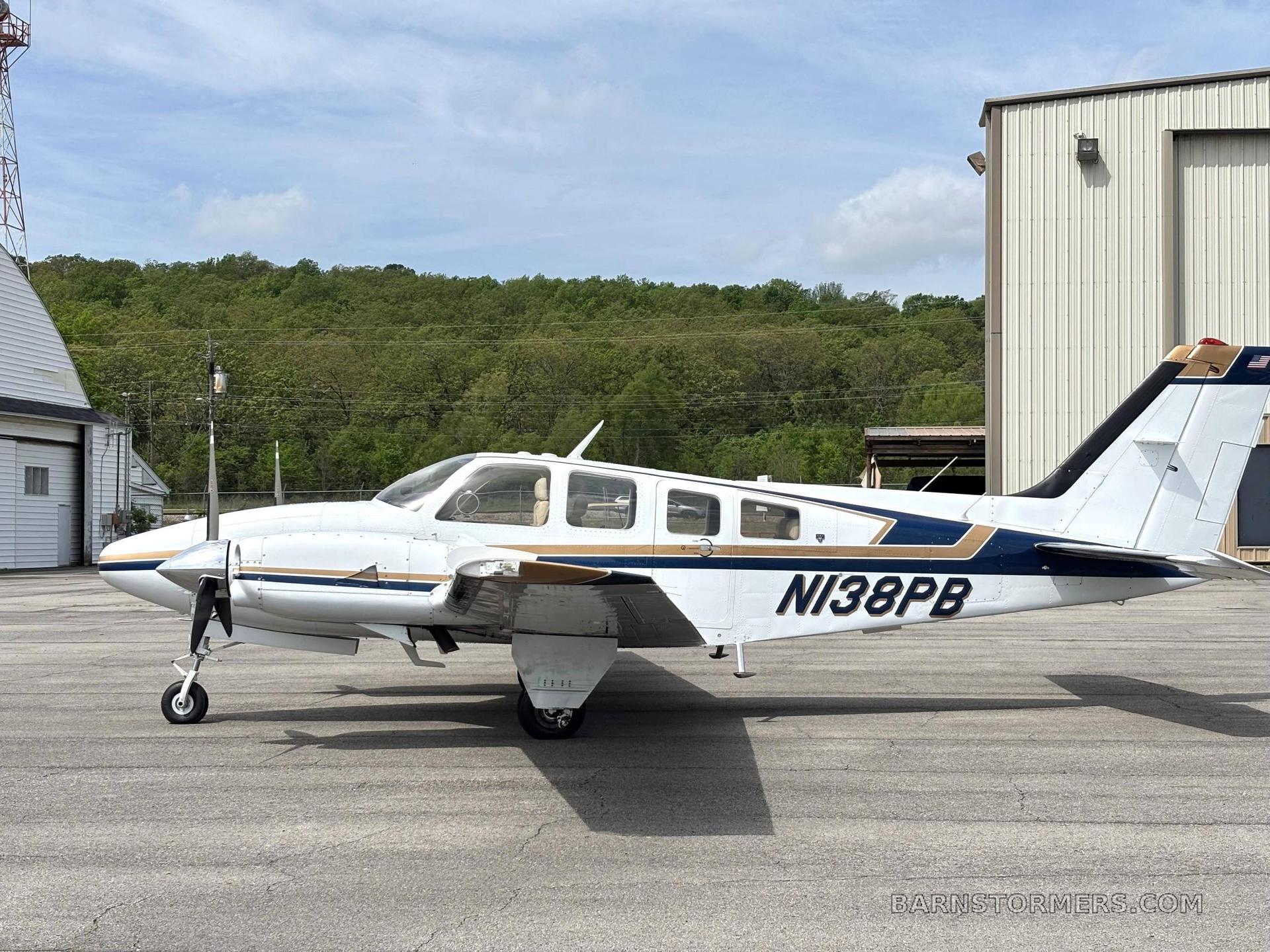 1980 Beechcraft Baron thumbnail 4