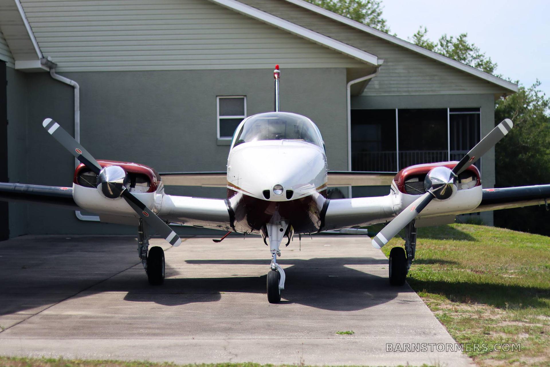 1964 BEECHCRAFT B55 BARON 3