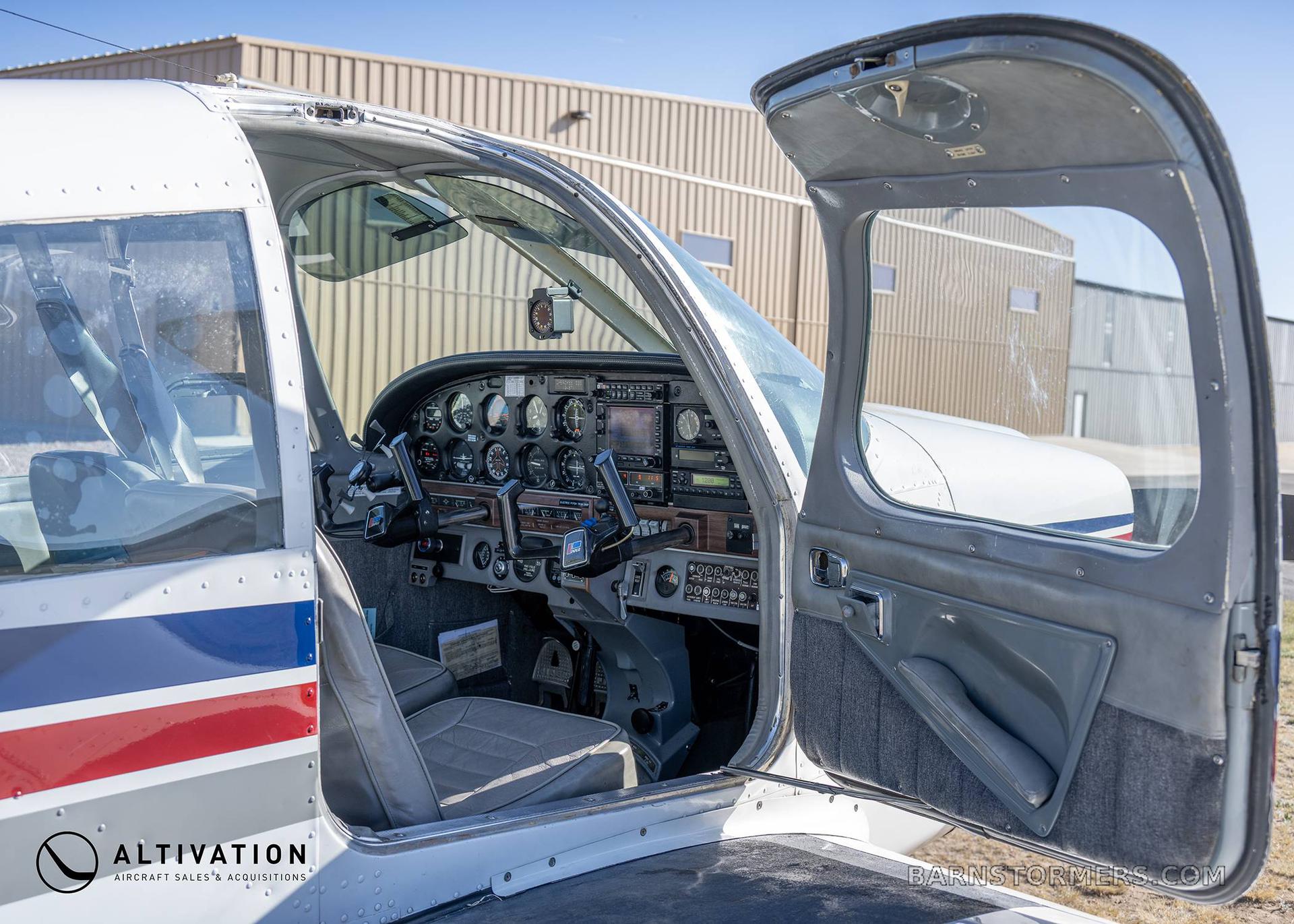 1968 PIPER CHEROKEE 235 4