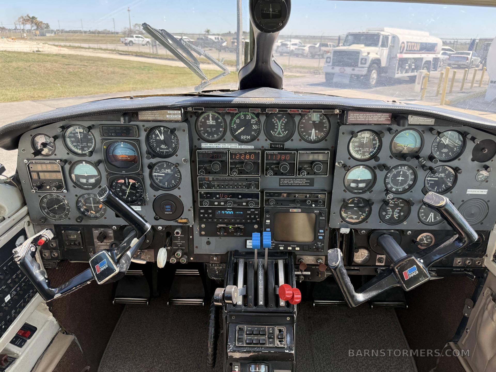 PIPER NAVAJO CHIEFTAIN PA31-35 5