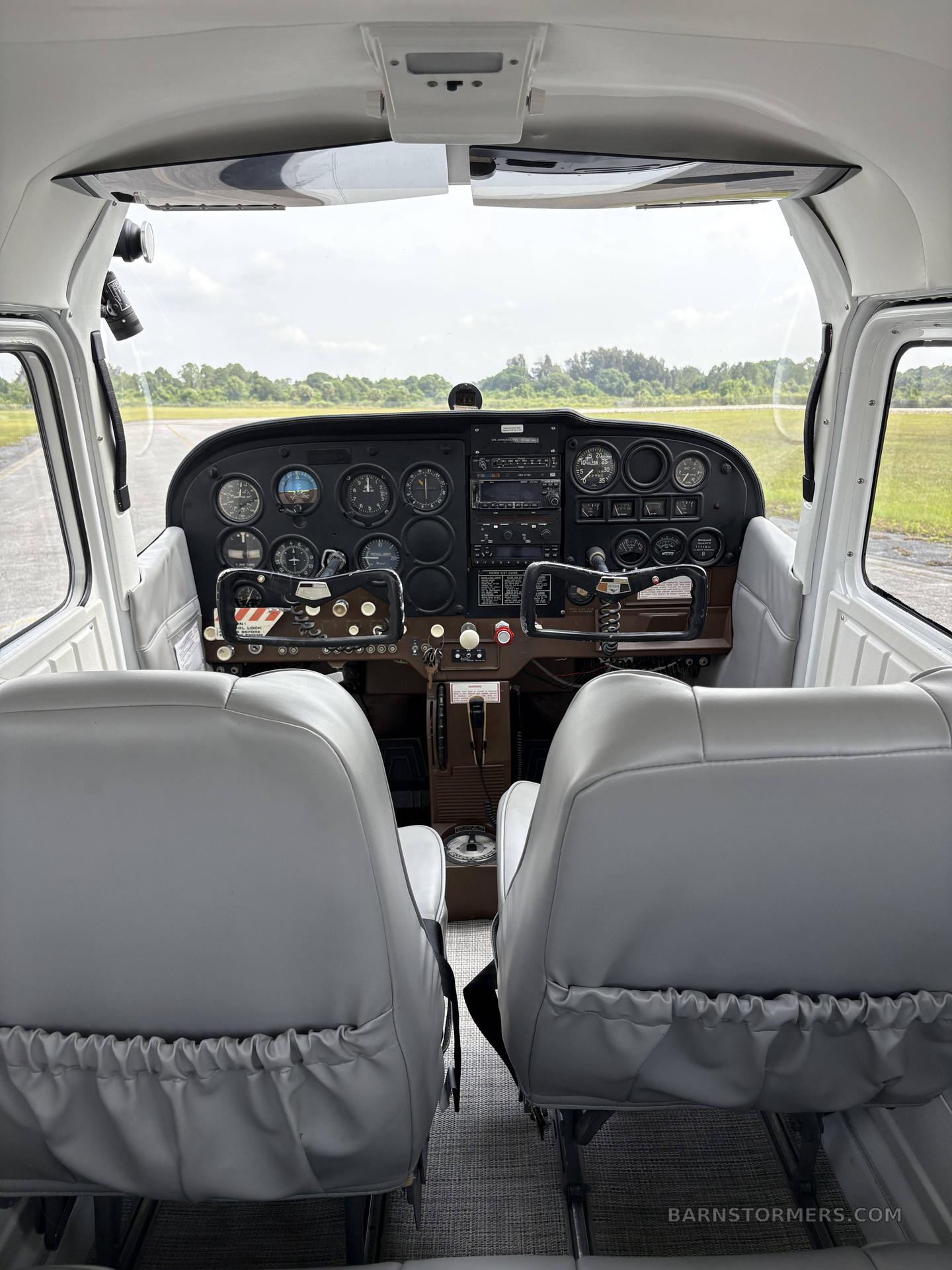 CESSNA 172G 5
