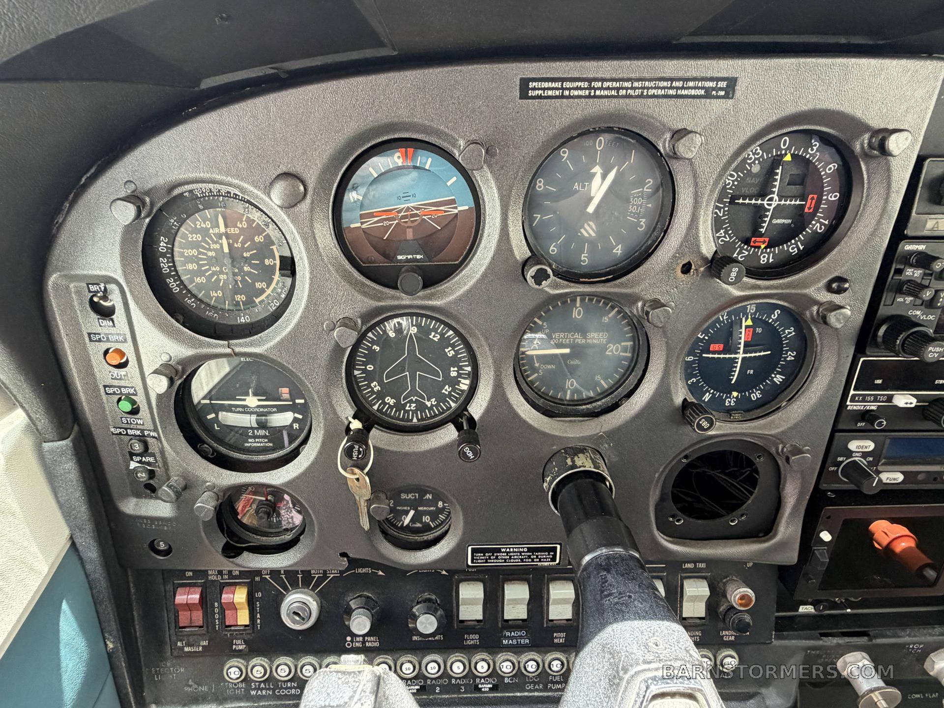 1971 Cessna 210 thumbnail 3