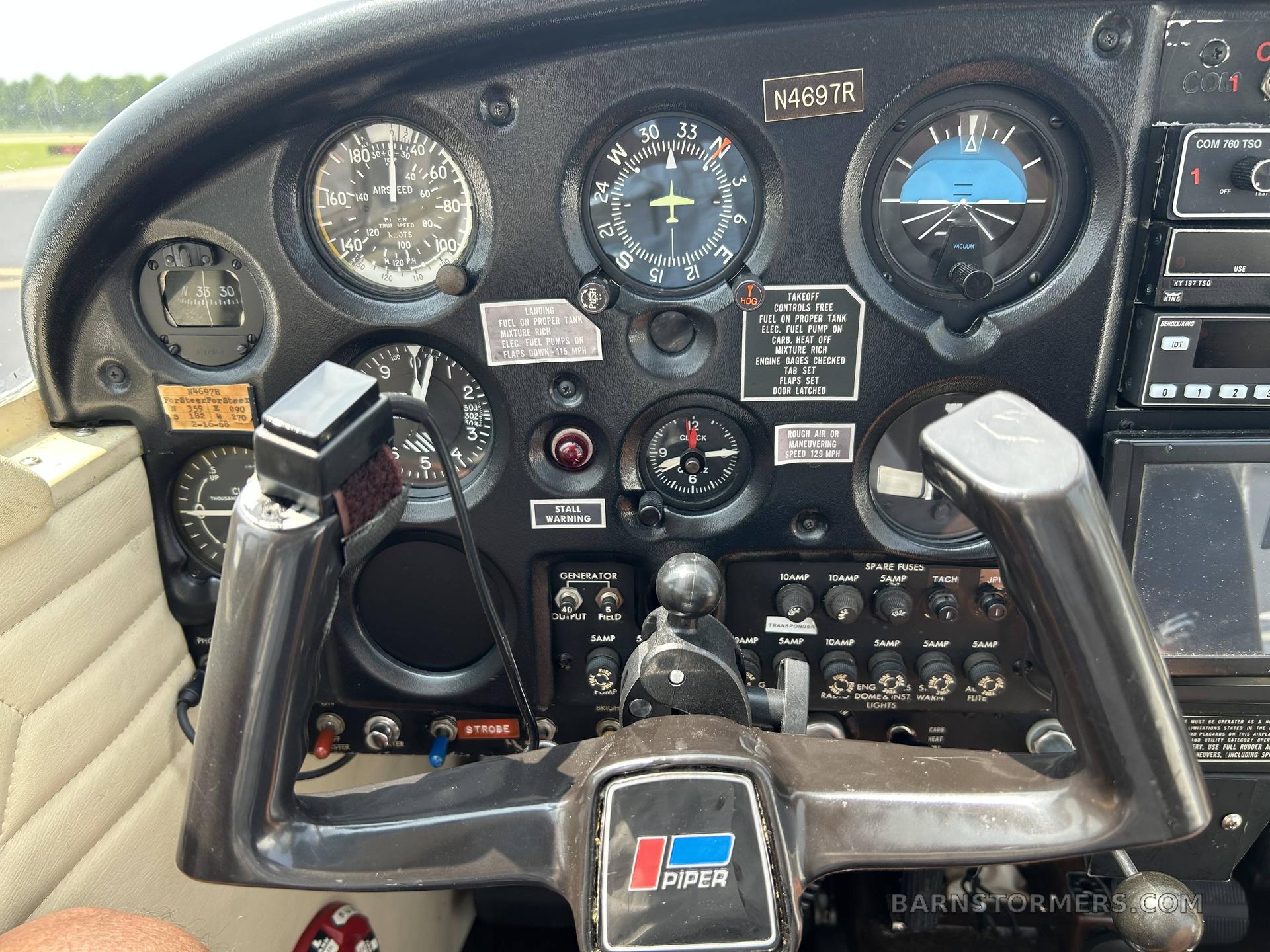 PA28-140 CHEROKEE 5