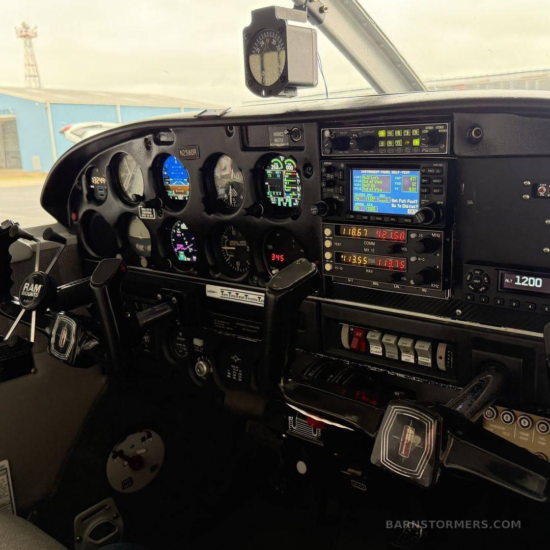 BEAUTIFUL IFR 1969 PA-28-180E 4