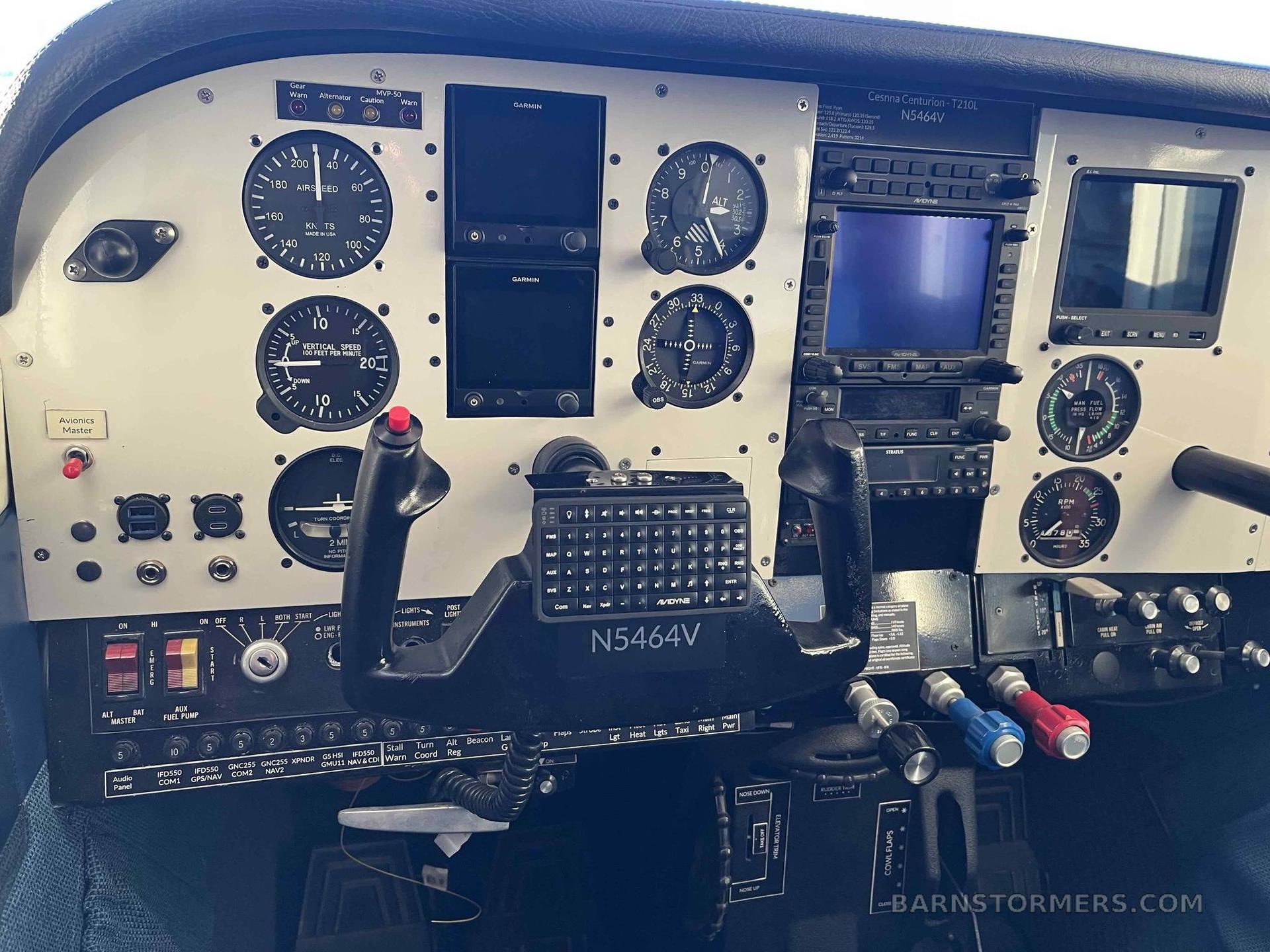 1975 Cessna 210 thumbnail 3