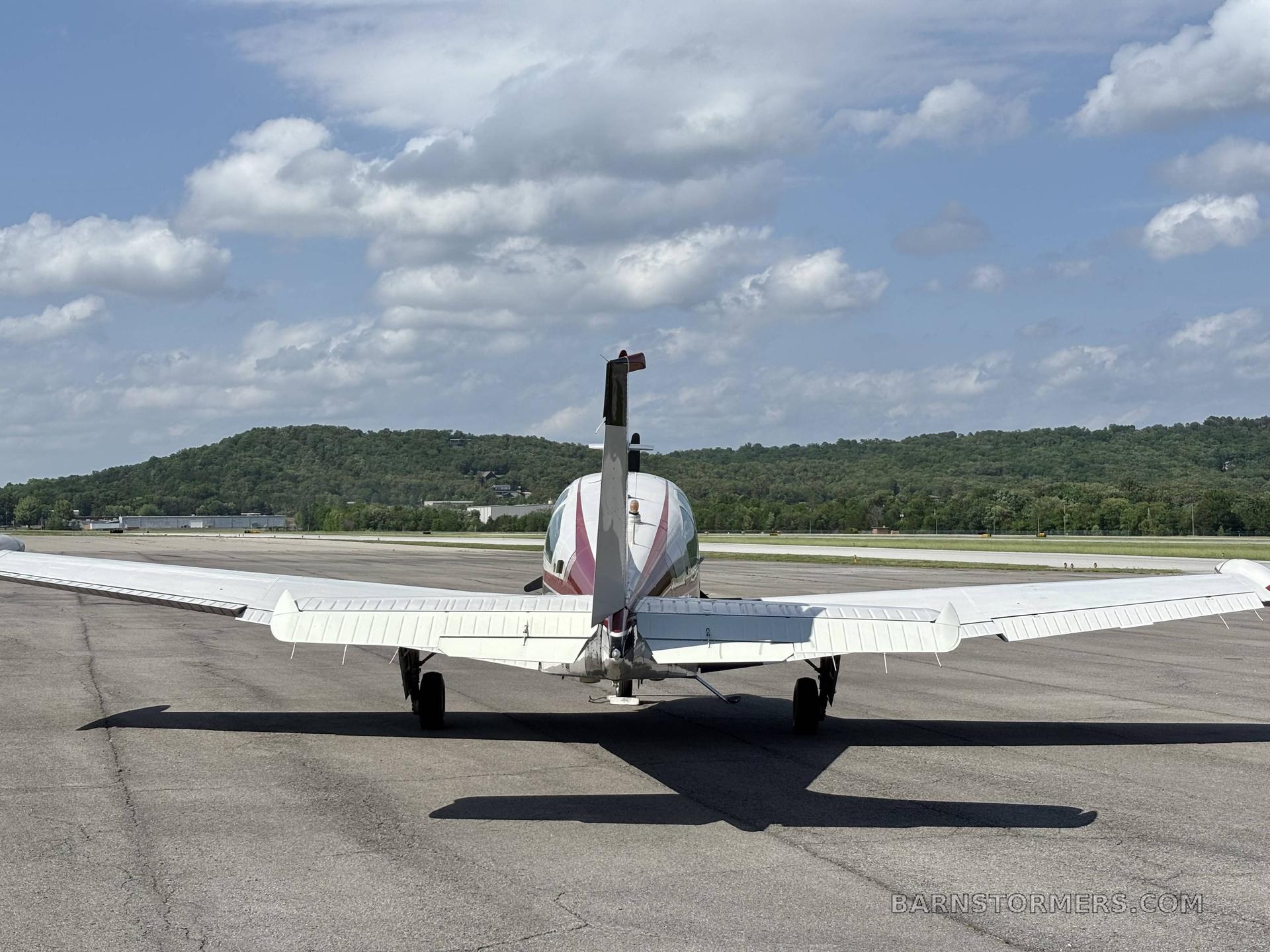 1988 BEECHCRAFT F33A BONANZA 3