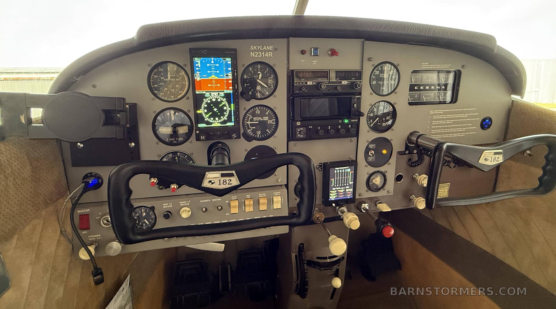 CESSNA 182G SKYLANE 3