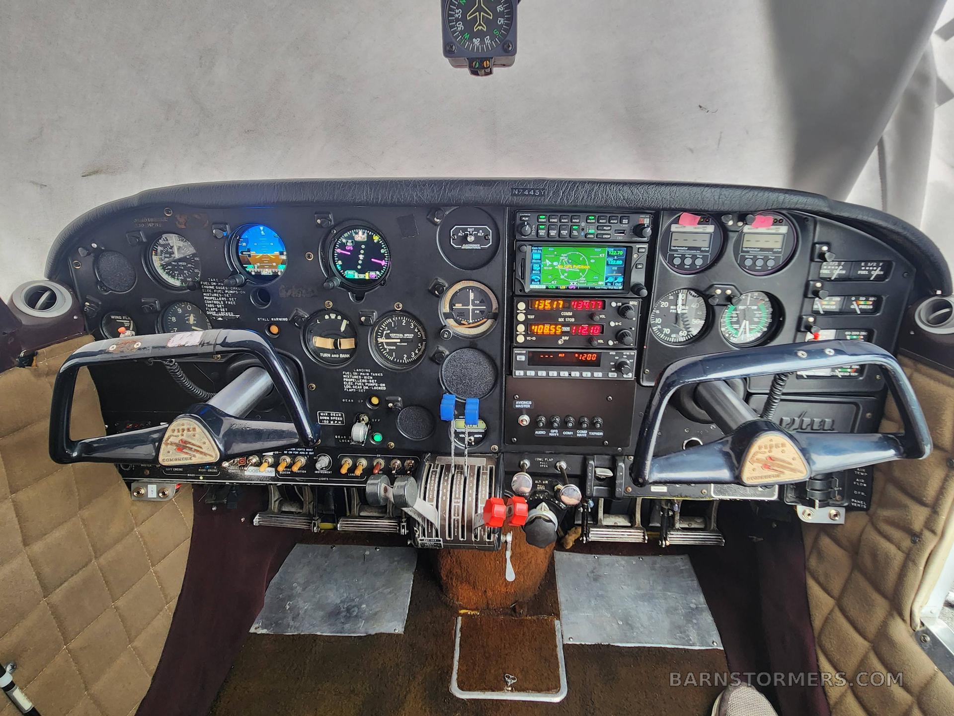 1964 PIPER TWIN COMANCHE PA-30 5