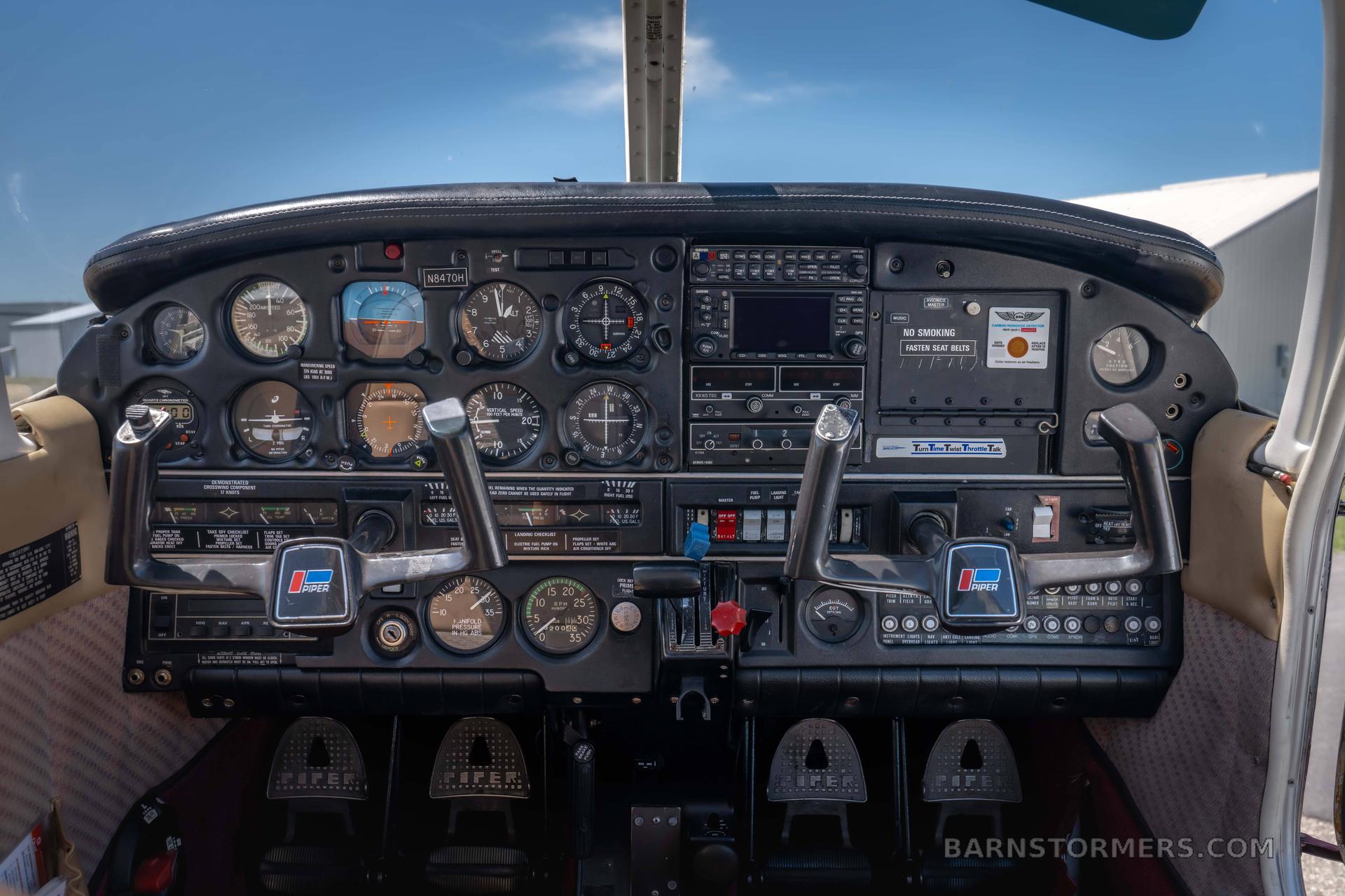 1982 PIPER DAKOTA PA28-236 5