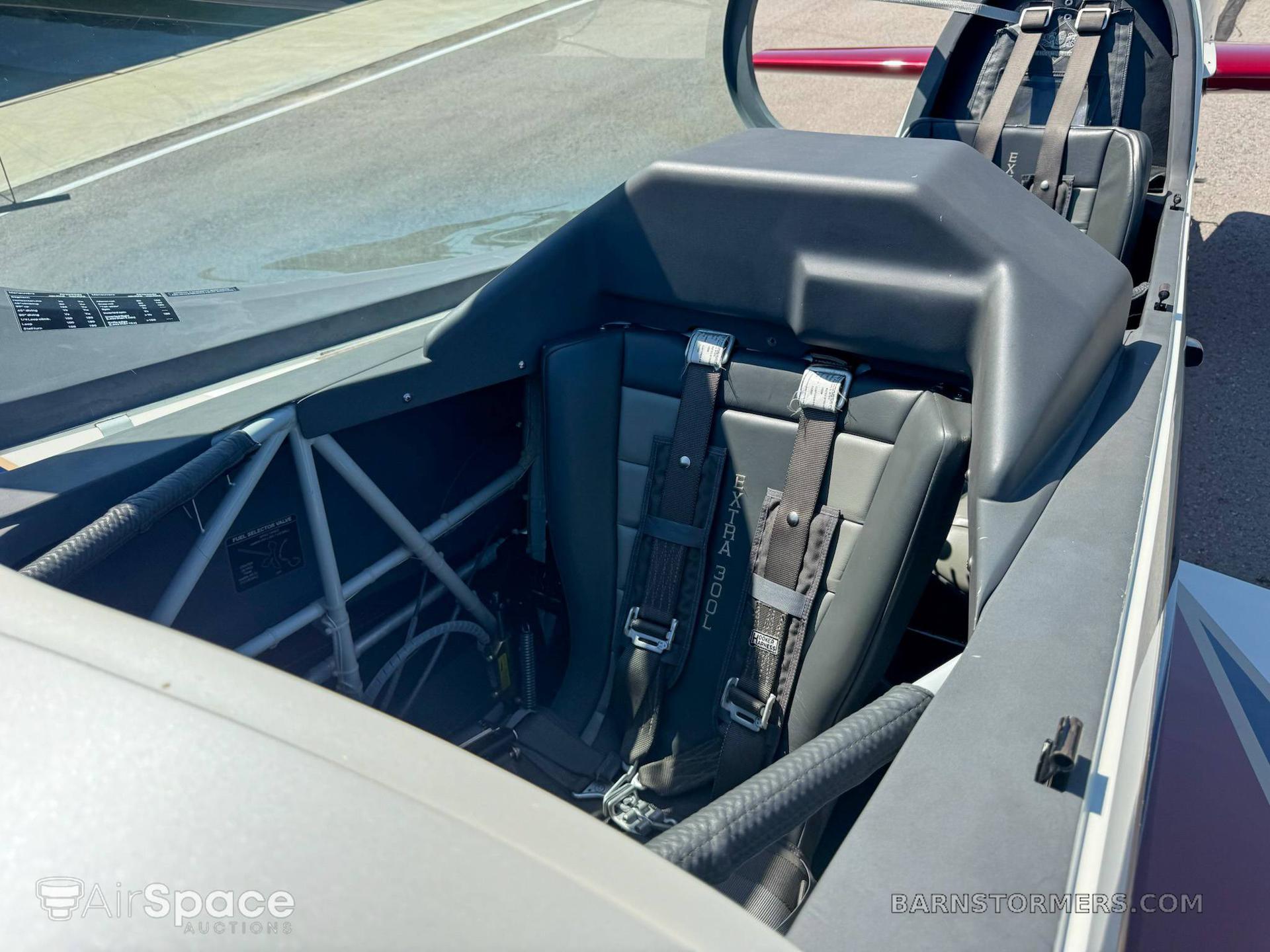 1999 EXTRA 300L | N251EC 4
