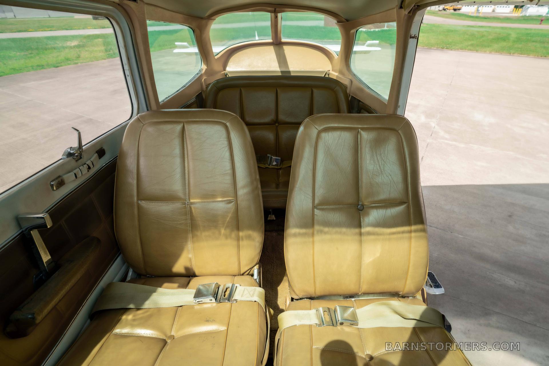 1974 CESSNA 172M SKYHAWK II 5