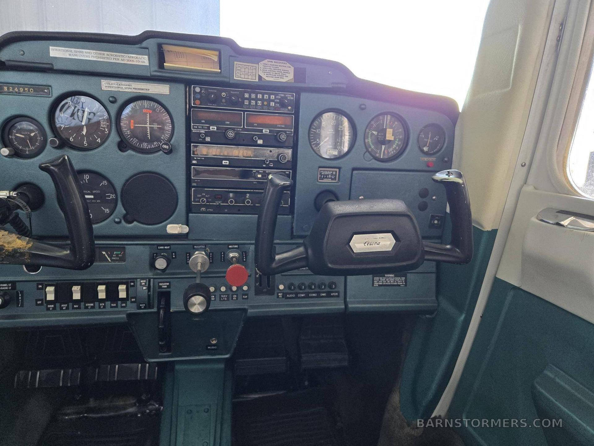 1977 Cessna 152 thumbnail 3