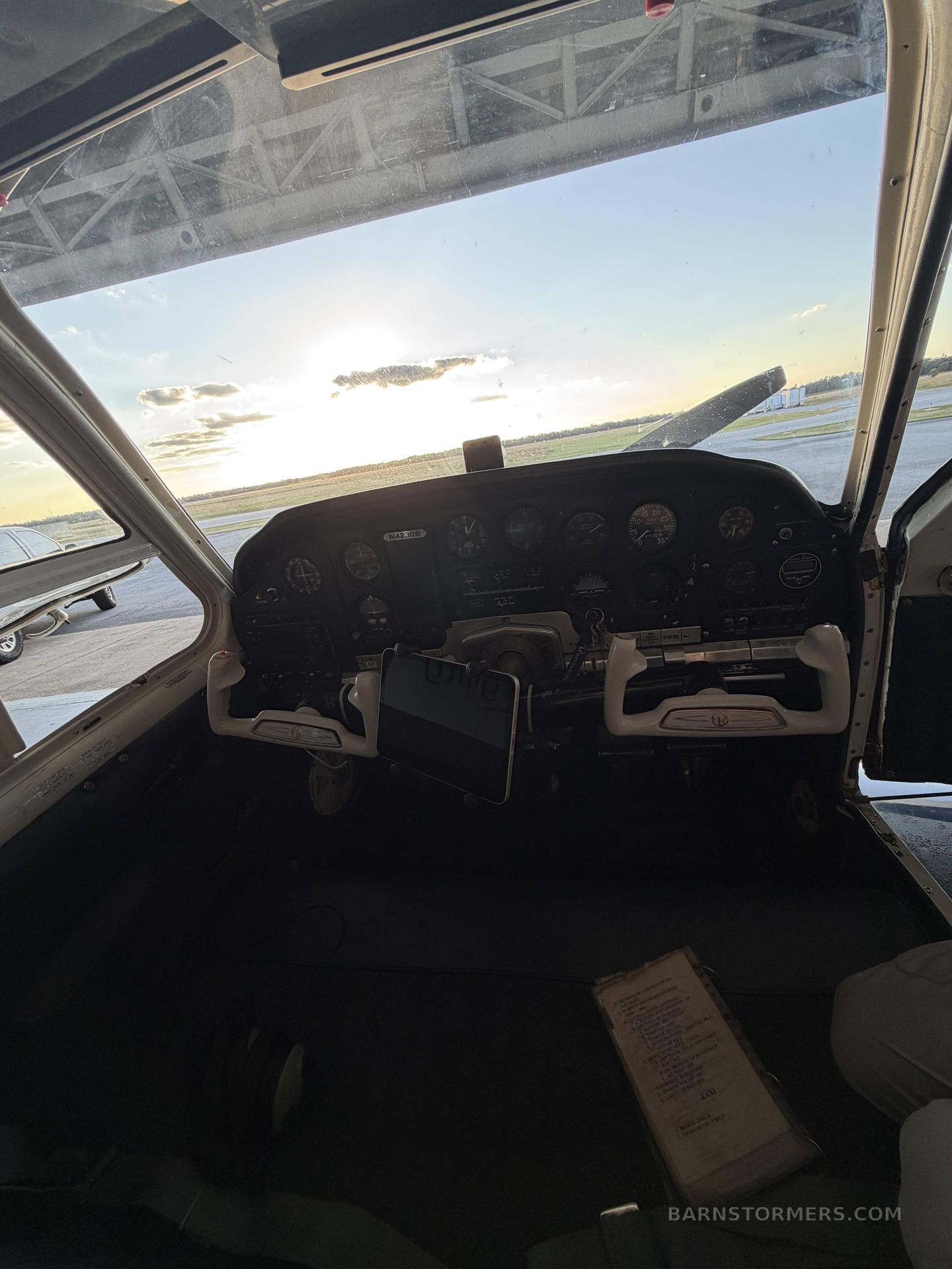 BEECHCRAFT BONANZA F35 3