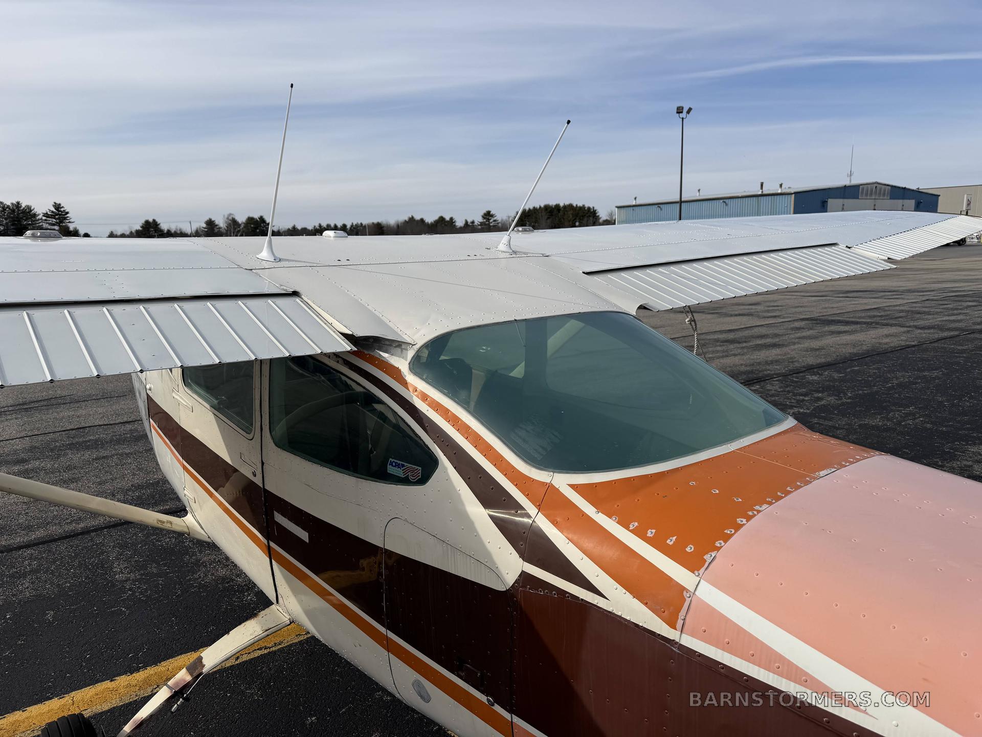 CESSNA 182M 5