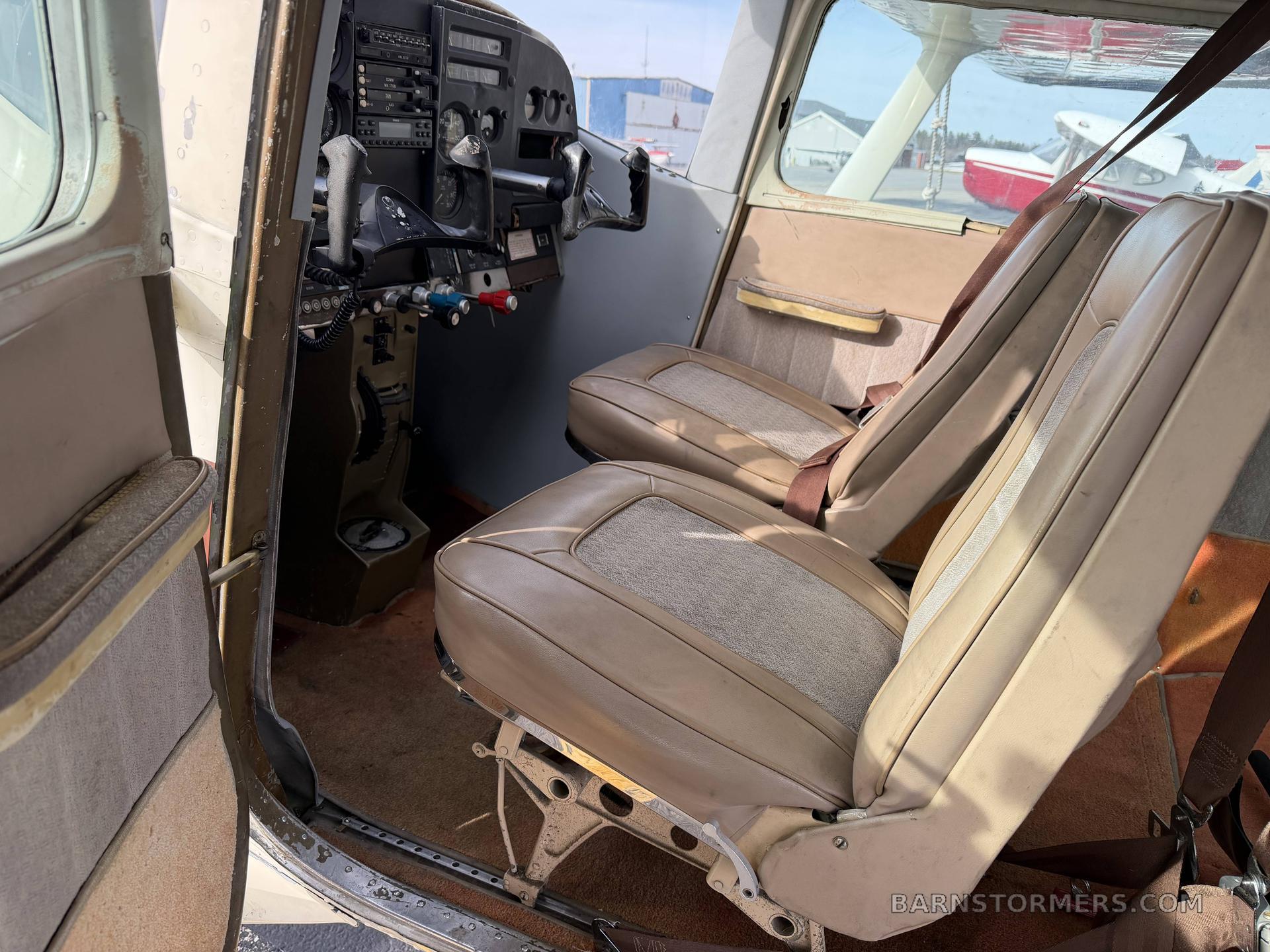 CESSNA 182M 5
