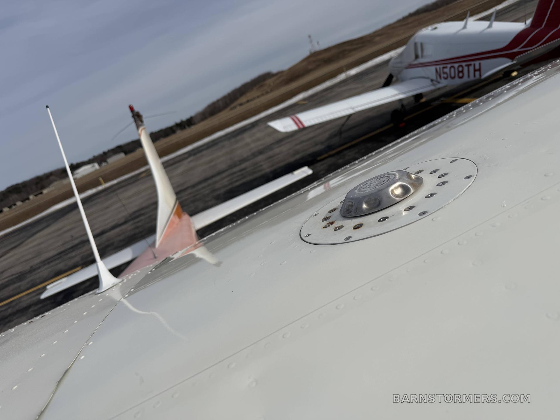 CESSNA 182M 3