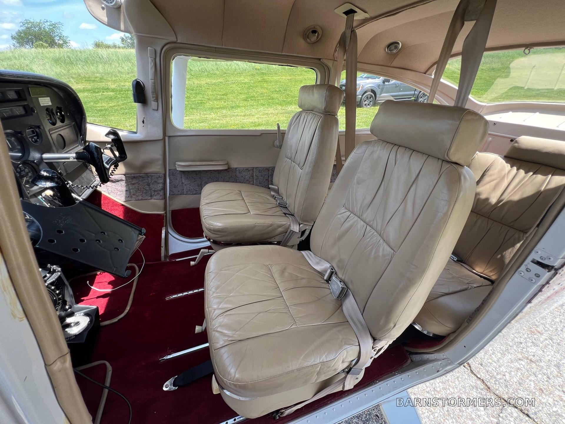 1968 Cessna 182 thumbnail 4