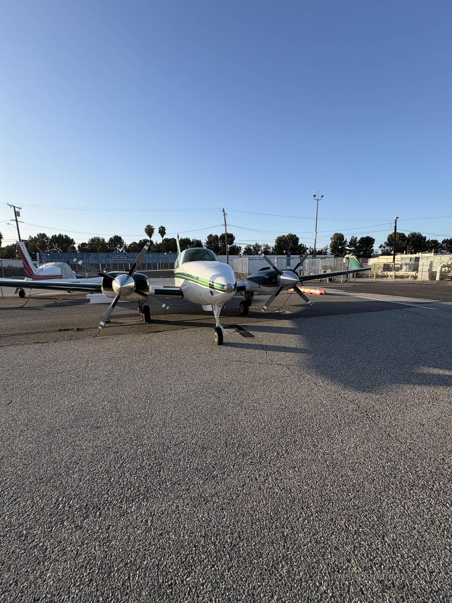 1965 Beechcraft Baron thumbnail 3