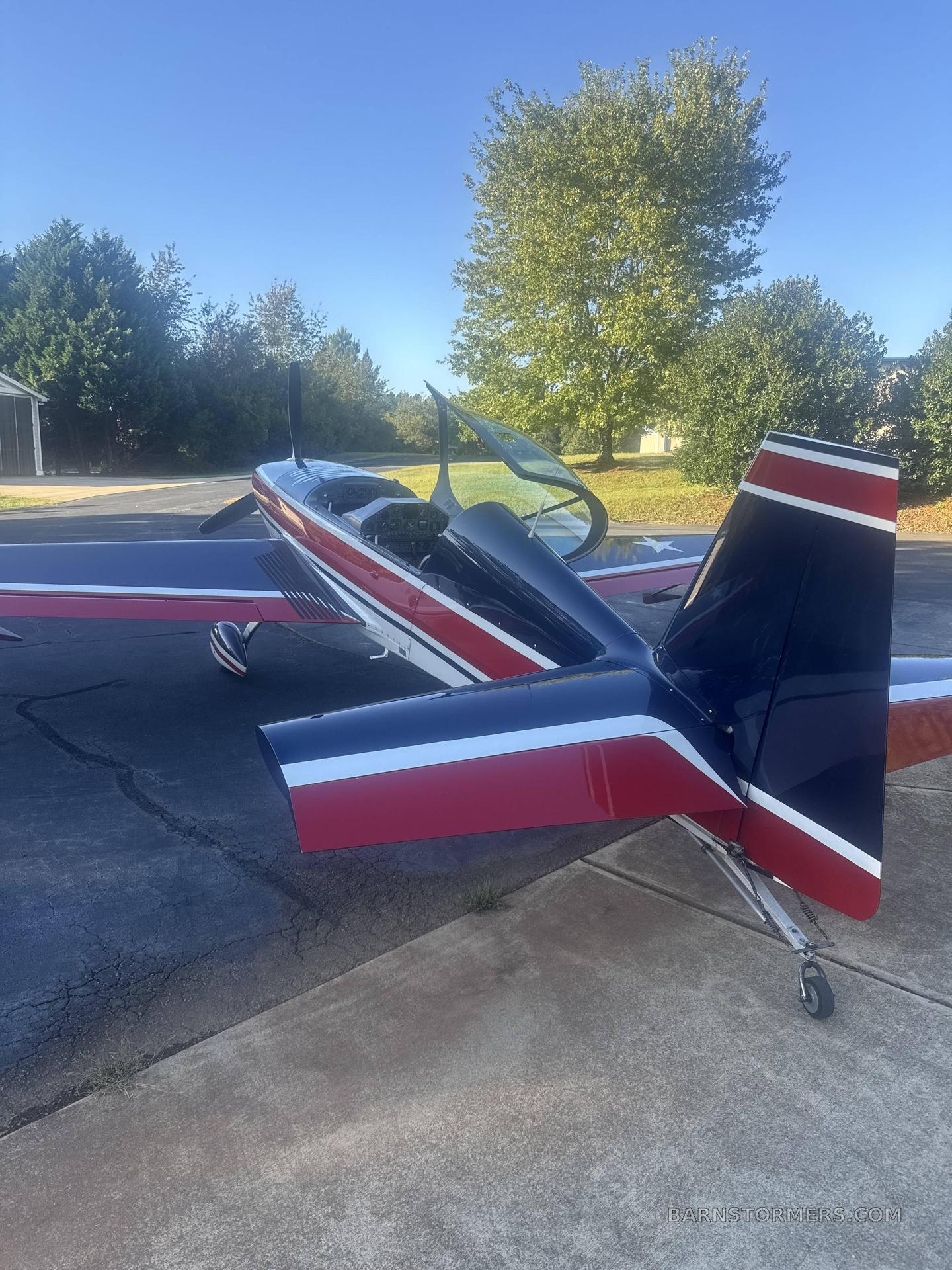 GORGEOUS 2014 EXTRA 300L 4