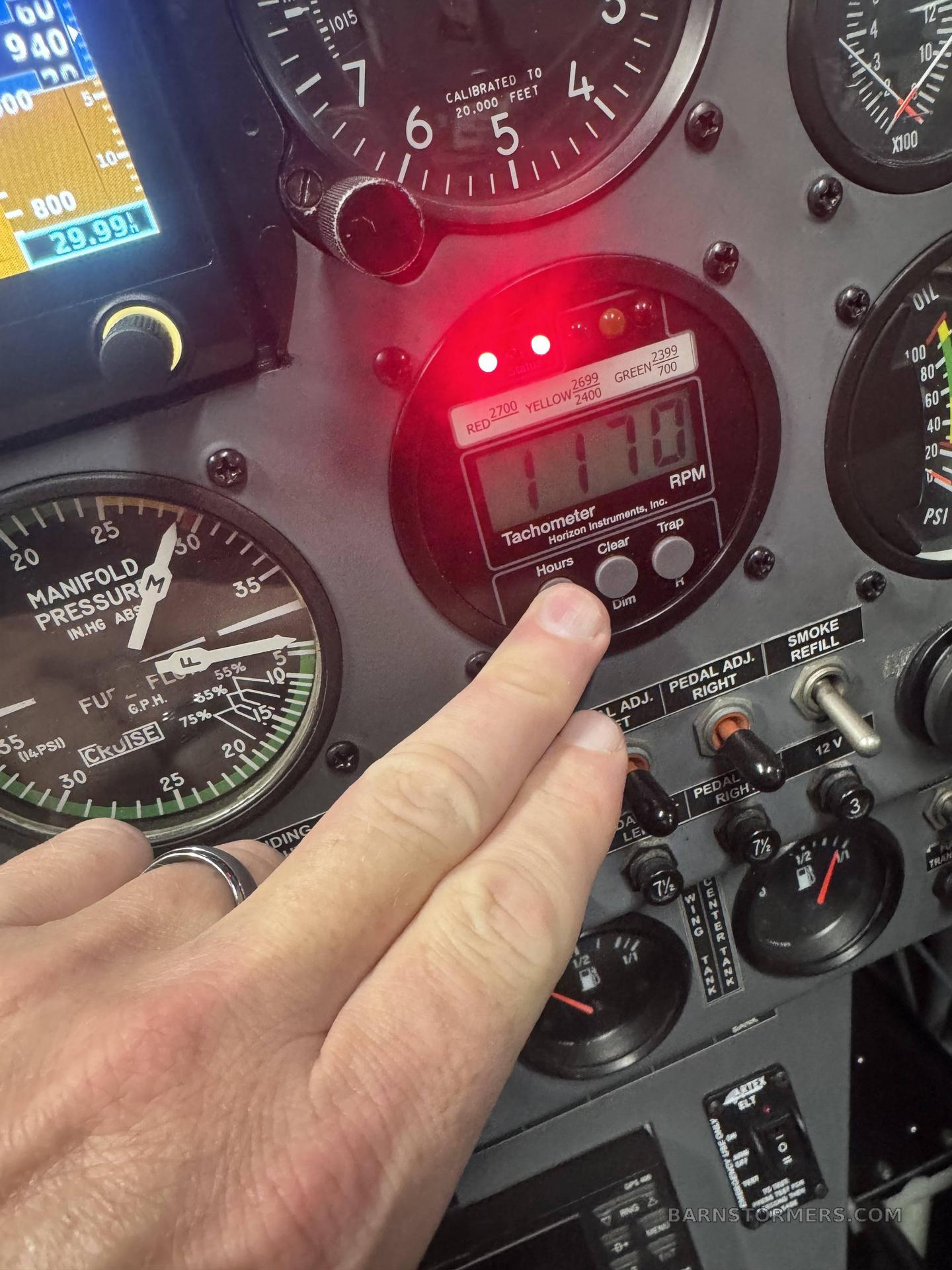 GORGEOUS 2014 EXTRA 300L 5